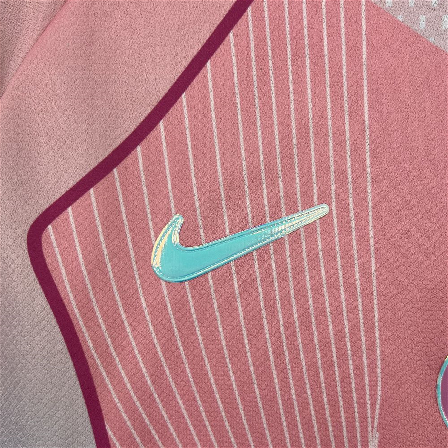AlphaJersey-Paris Saint-Germain PSG 25-26 T90 White Lines Pink Gradient Special Jersey - Fans Version