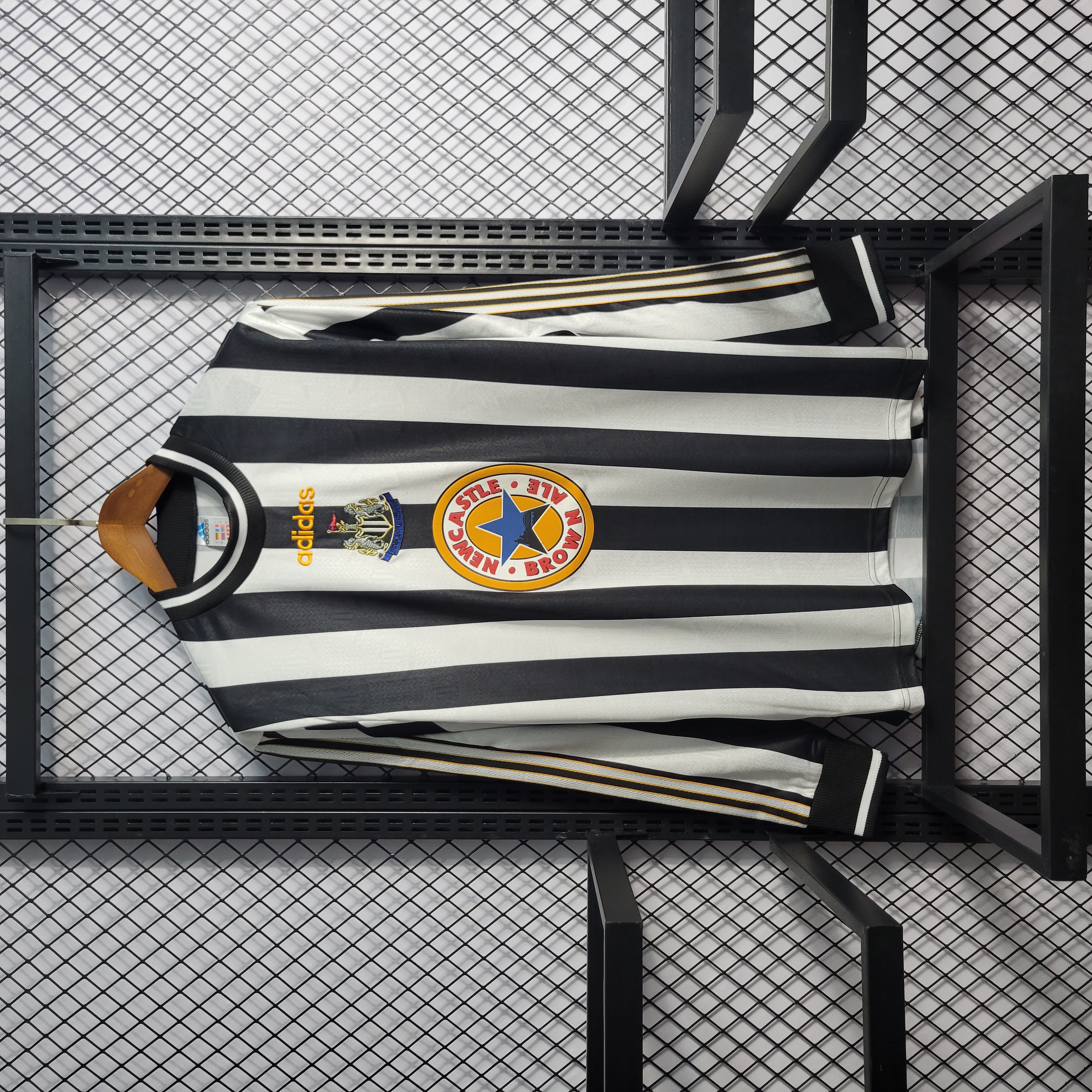 AlphaJersey-Retro Newcastle United 1997-99 Home Long Sleeve Jersey