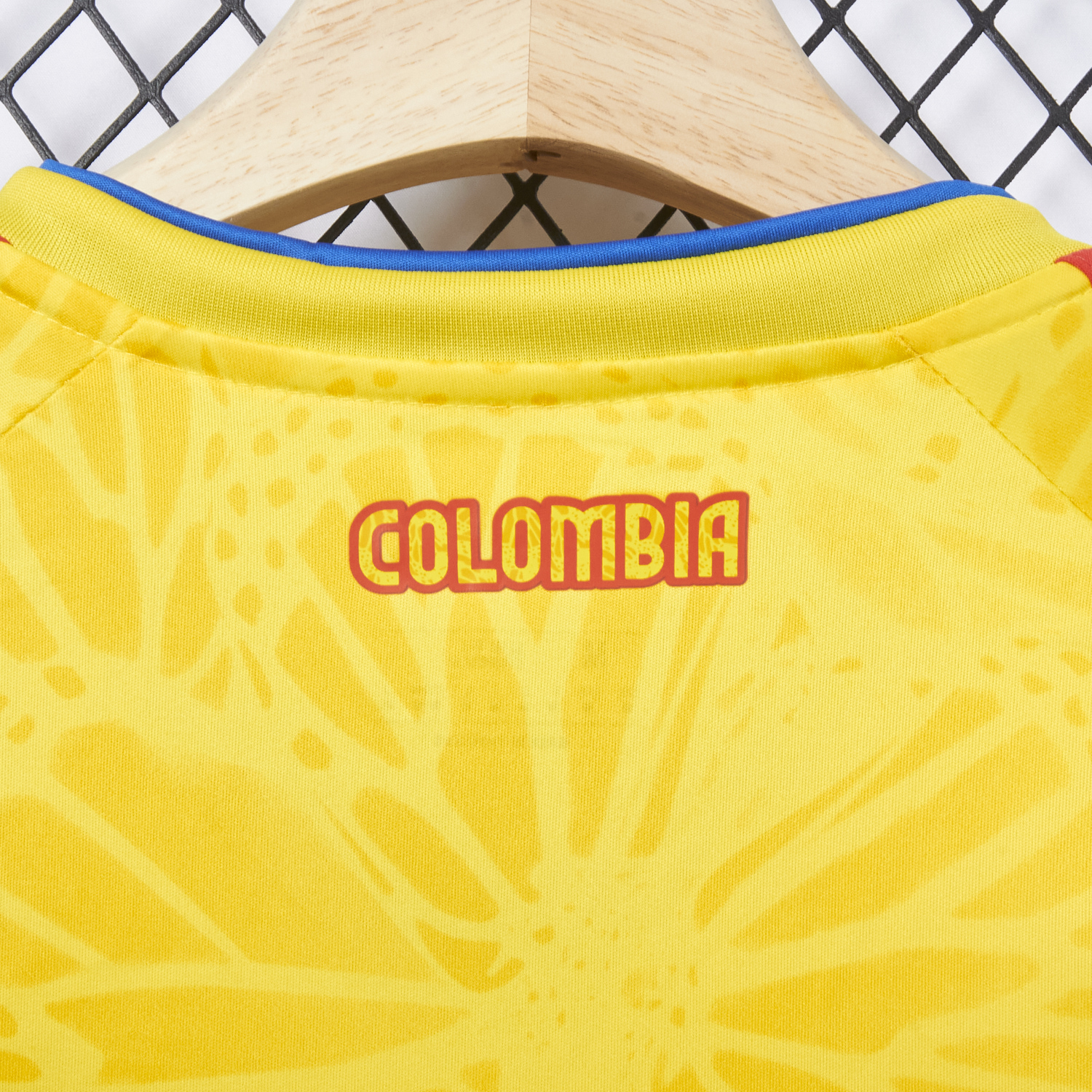 AlphaJersey-Women's Colombia 2026 Home Cropped Jersey