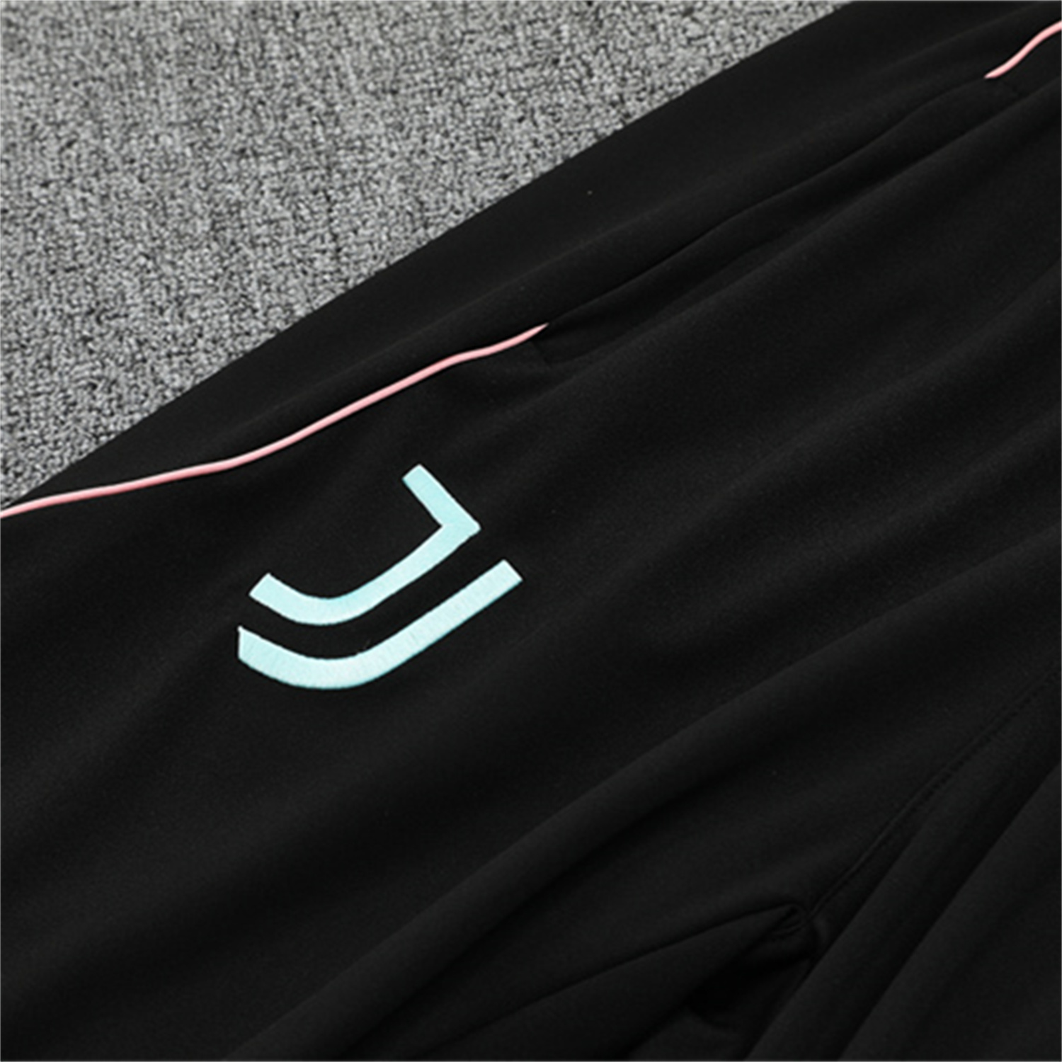 AlphaJersey-Juventus 25-26 Long Sleeve Training Set - Black Top and Black Pants