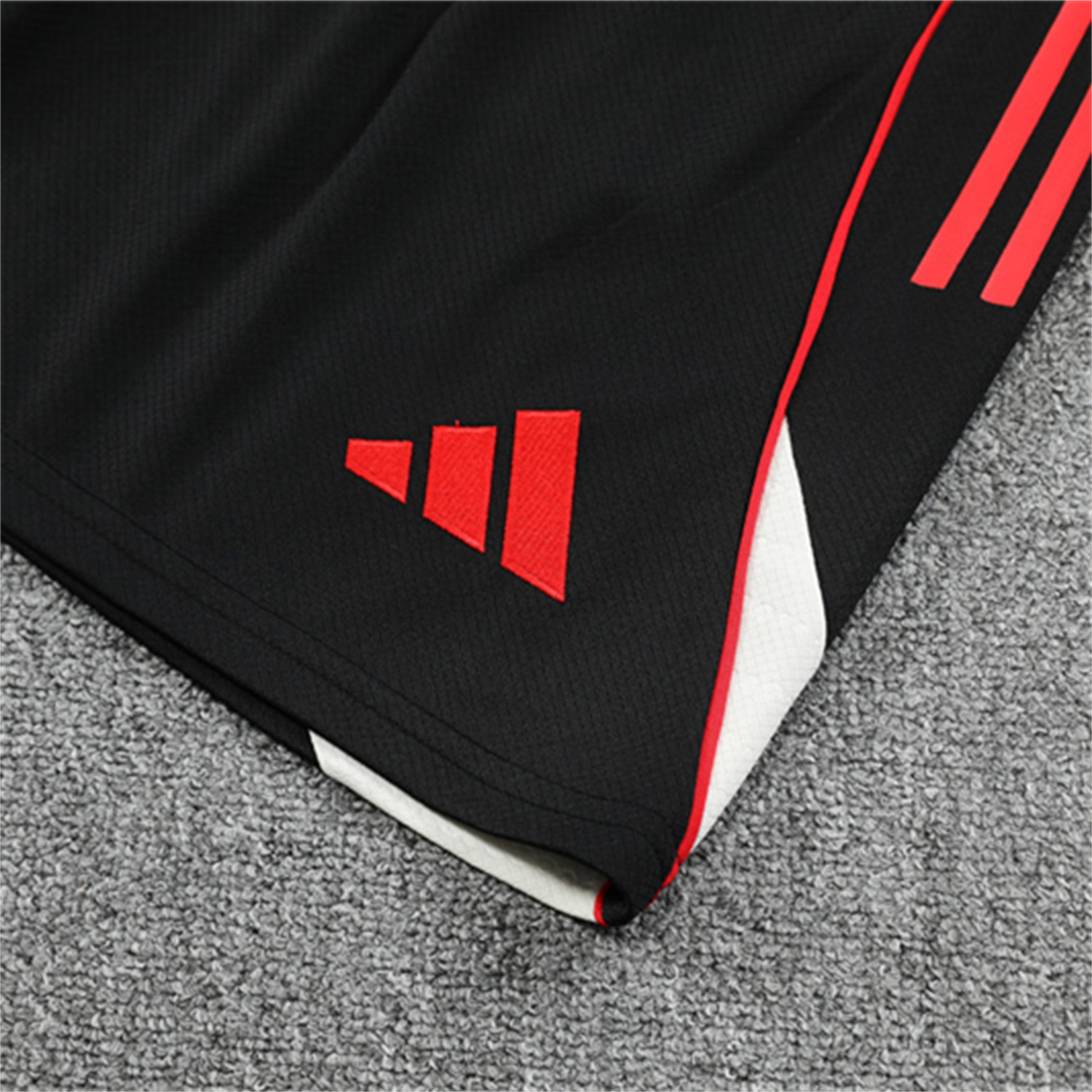 AlphaJersey-Liver.pool 25-26 Short-Sleeve Training Set - Black Top & Black Shorts