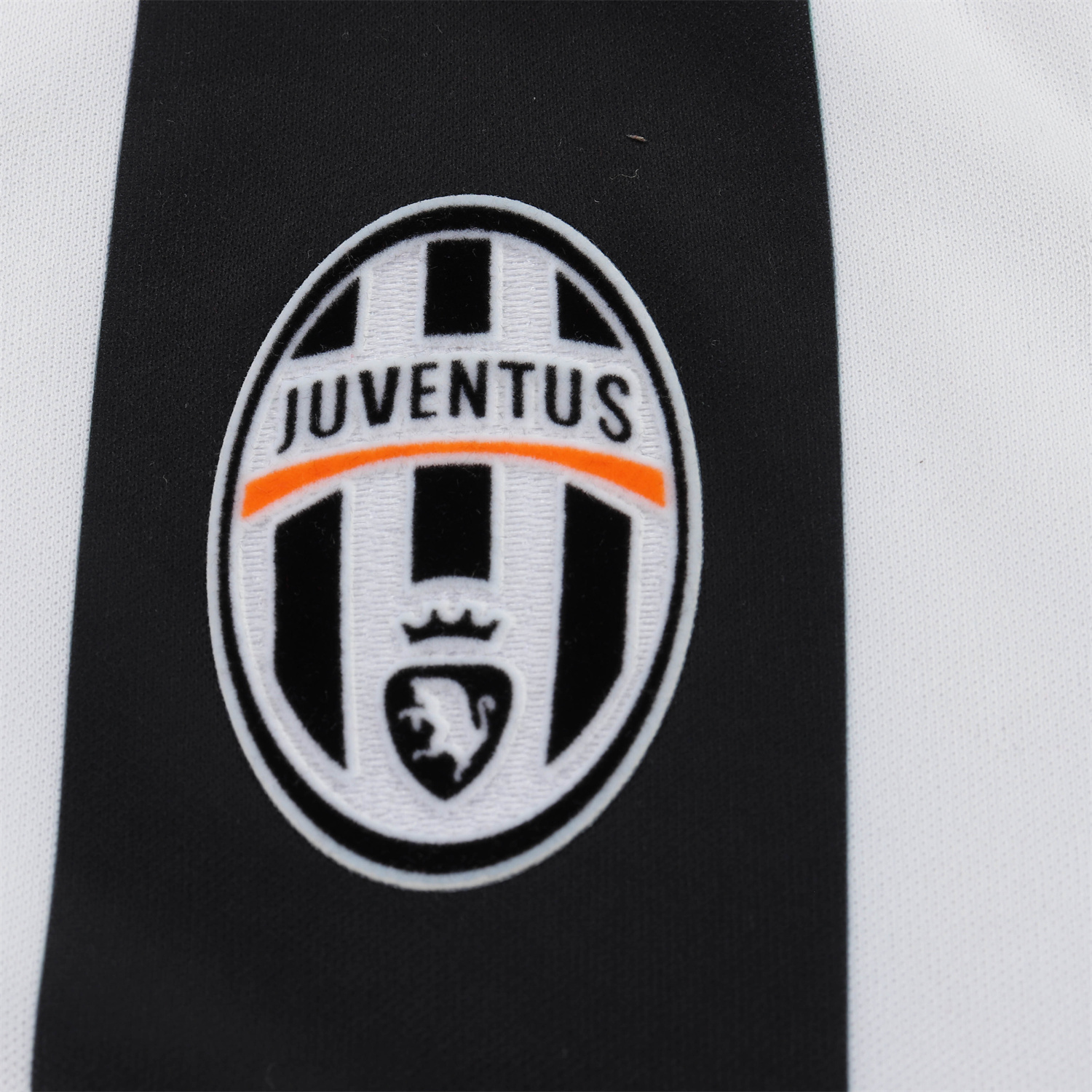AlphaJersey-Retro Juventus 2004-05 Home Kids Kit