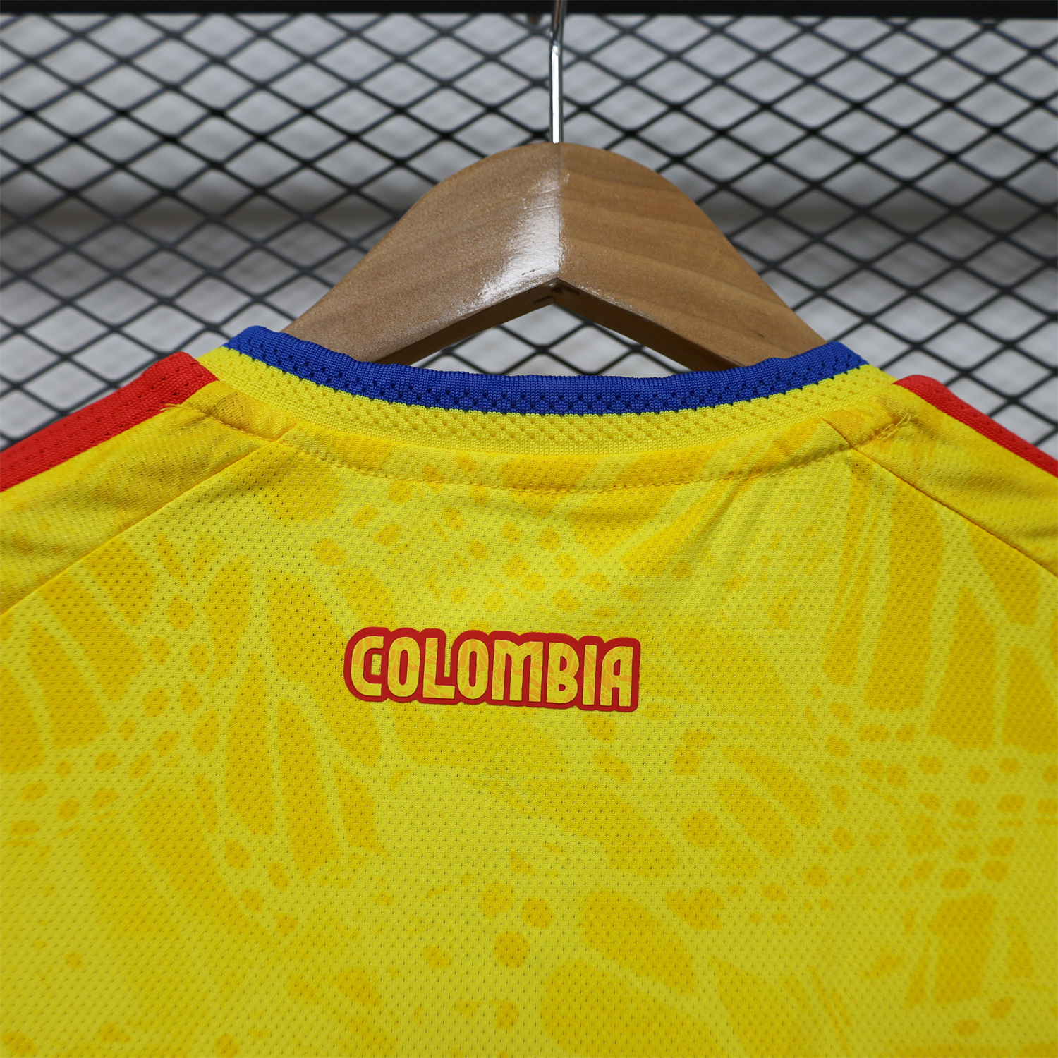 AlphaJersey-Women's Colombia 2026 Home Cropped Jersey - Player Version