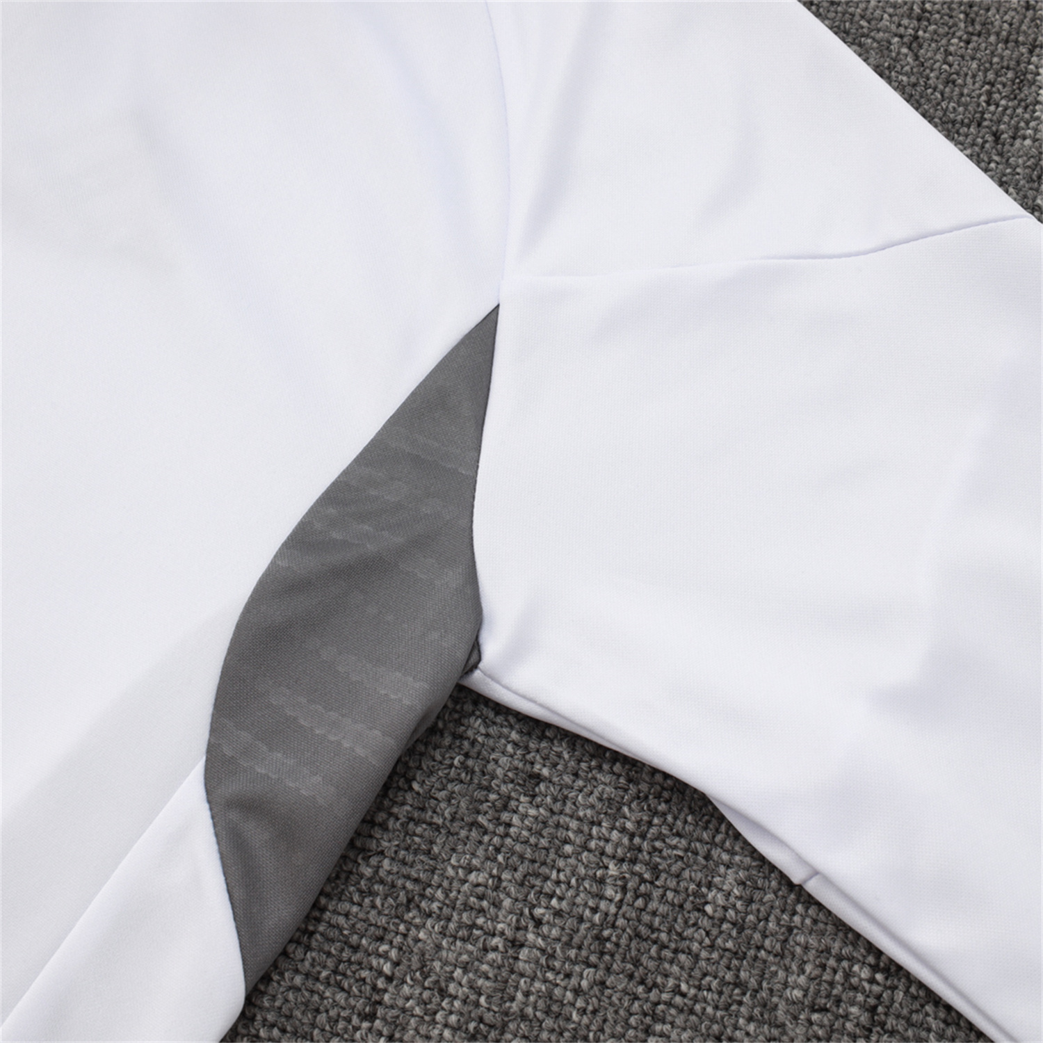 AlphaJersey-INT M.A.M 25-26 Long Sleeves Training Set - White Top & Black Pants