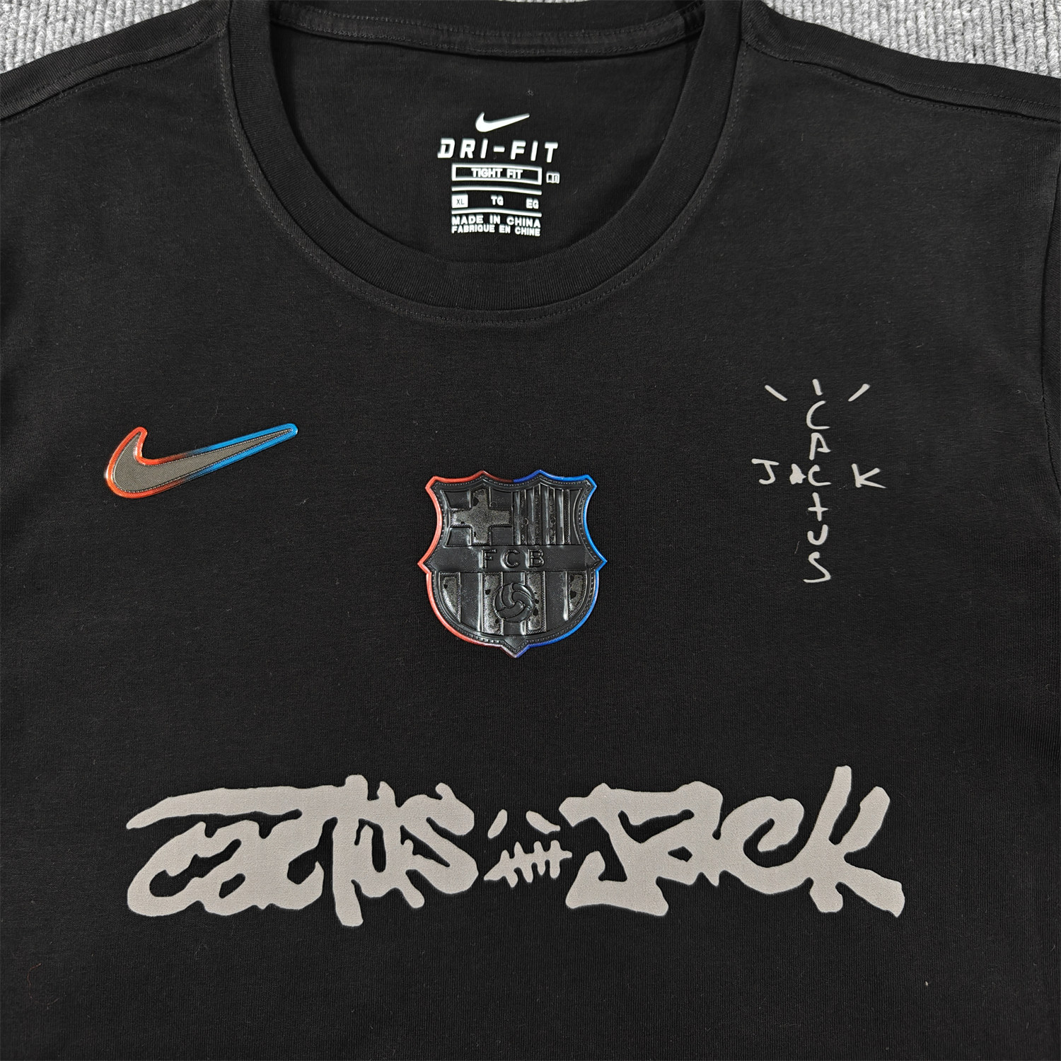 AlphaJersey-Barcelona x Travis Scott 25-26 Black T-shirt with Grey ICON