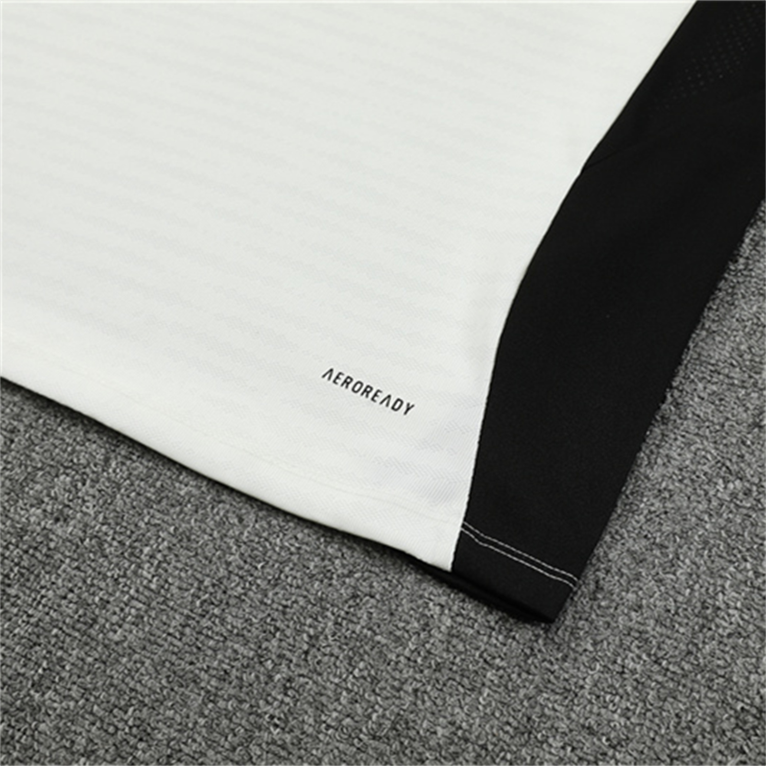 AlphaJersey-Liver.pool 25-26 Kids Long Sleeve Training Set - Player Version - White Top & Black Pants