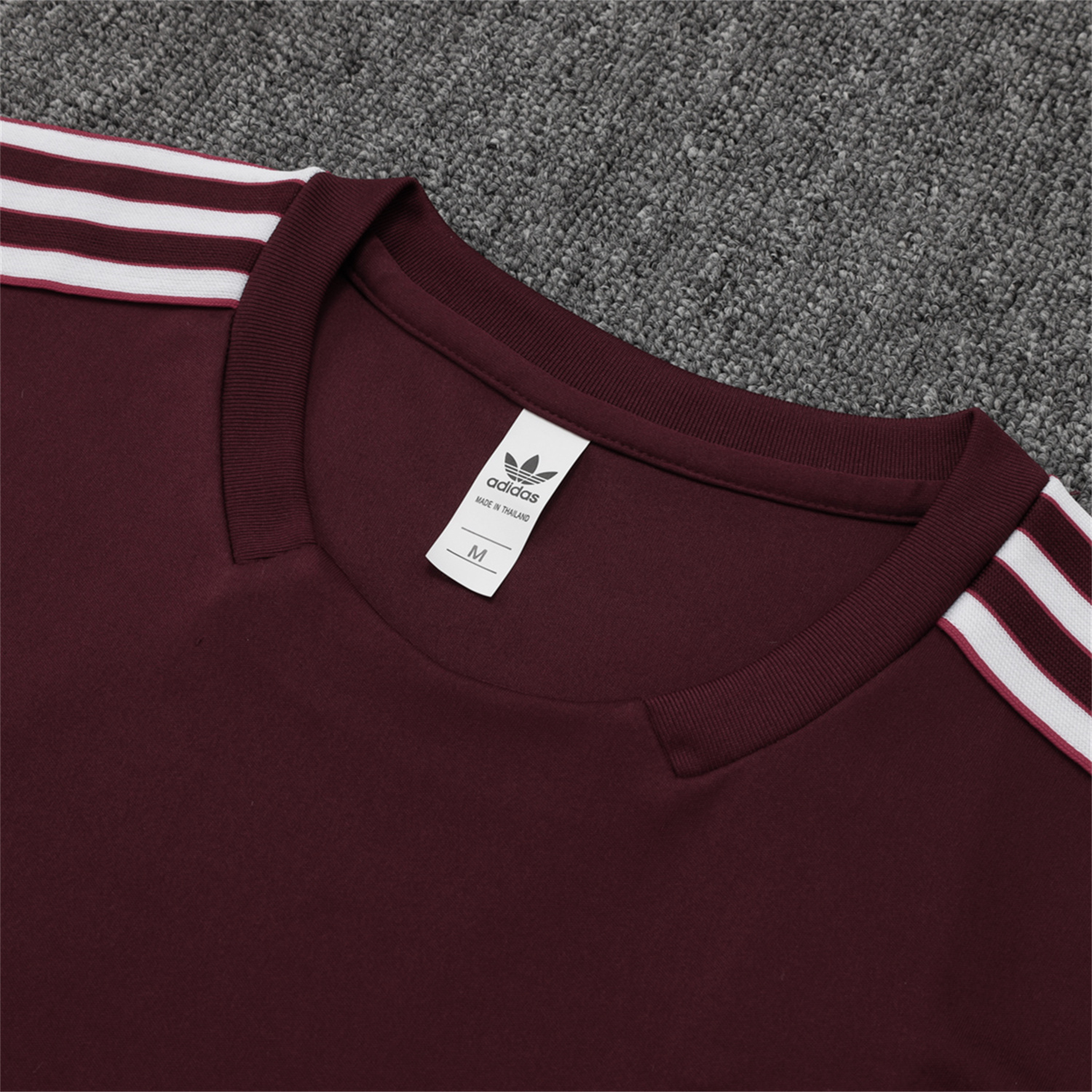 AlphaJersey-Bayern Munich 25-26 Throwback Trefoil Vest Training Set - Deep Red