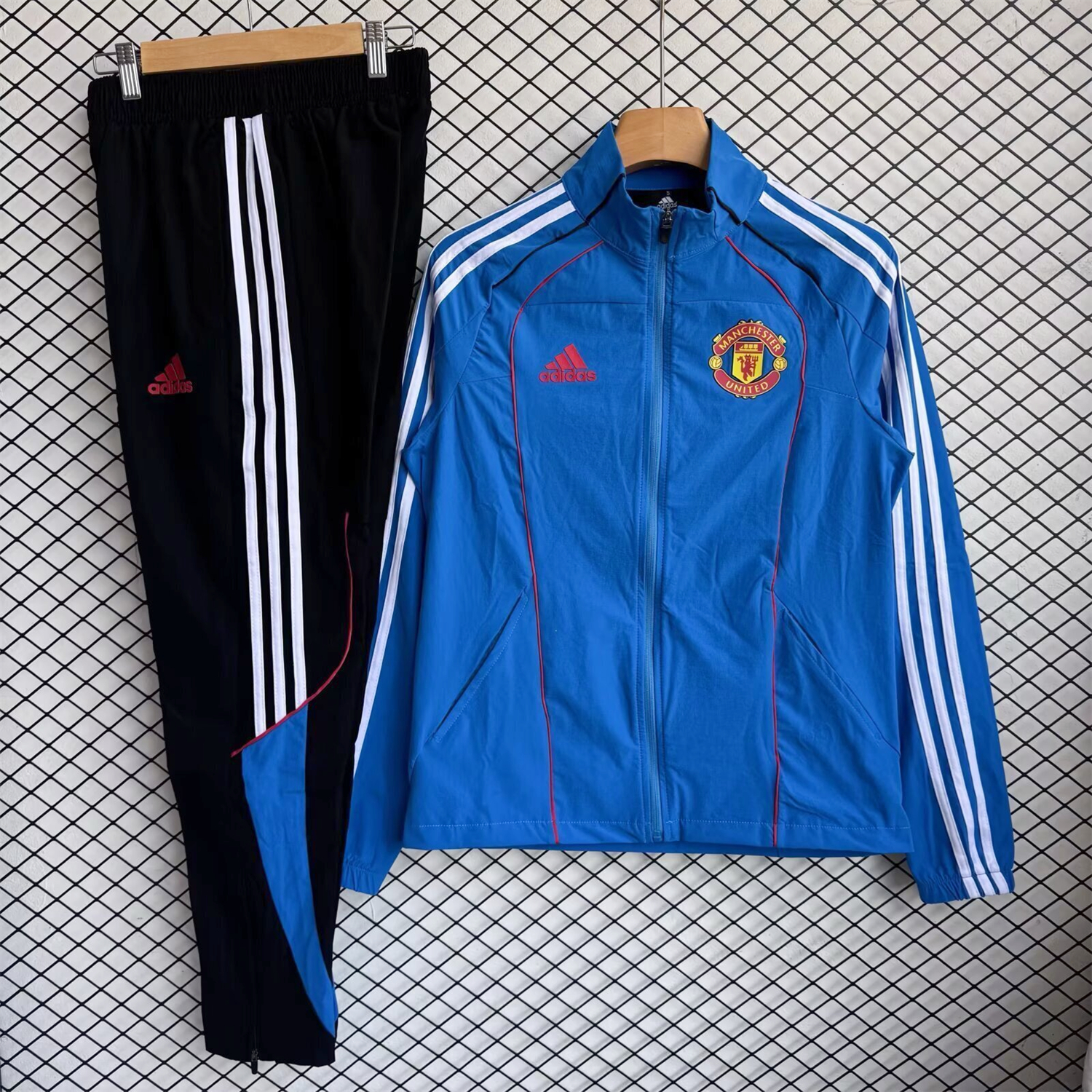 AlphaJersey-Manchester United 25-26 Windbreaker Training Set - Blue Top and Black Pants
