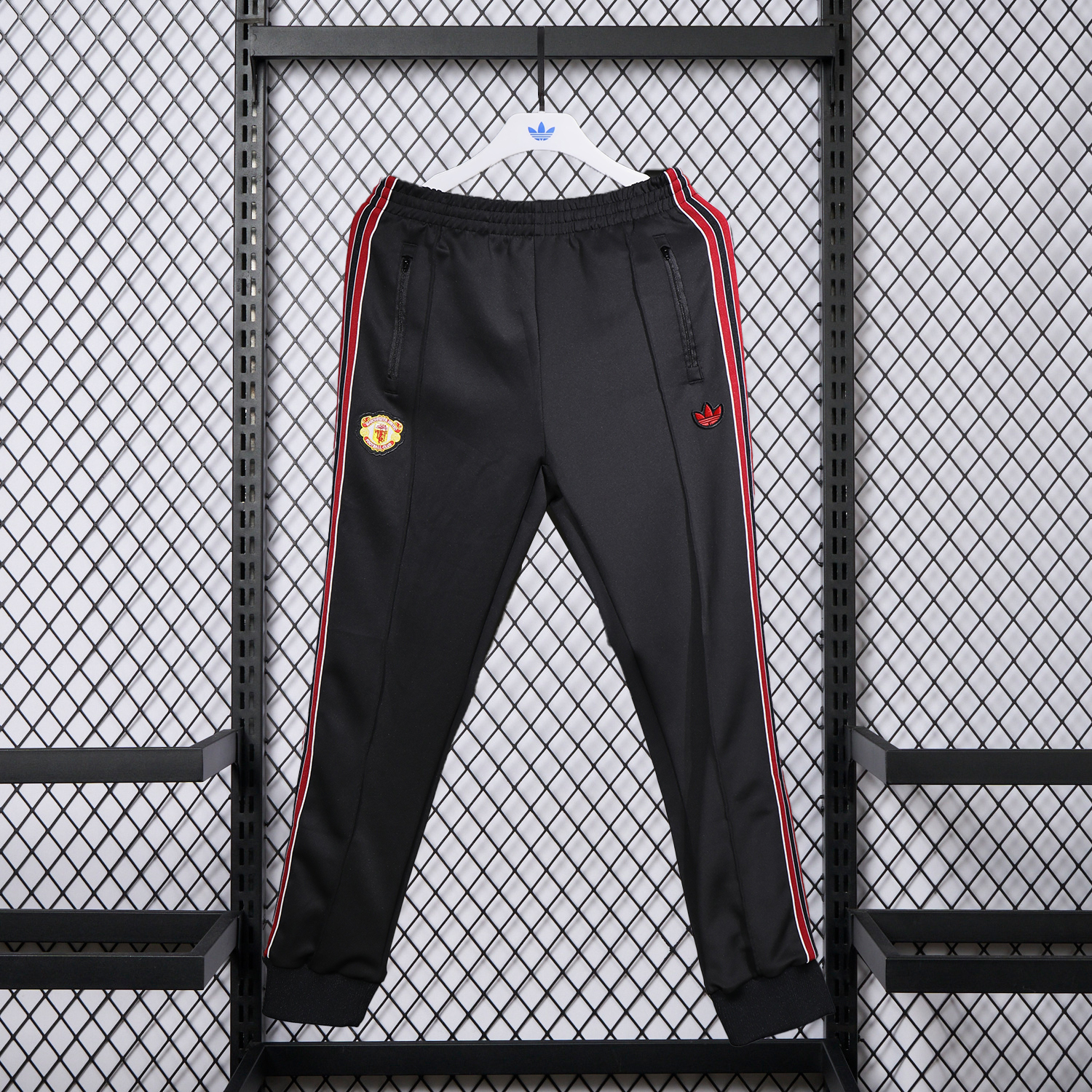 AlphaJersey-Manchester United 25-26 Red Lines Training Set - Black Top and Black Pants