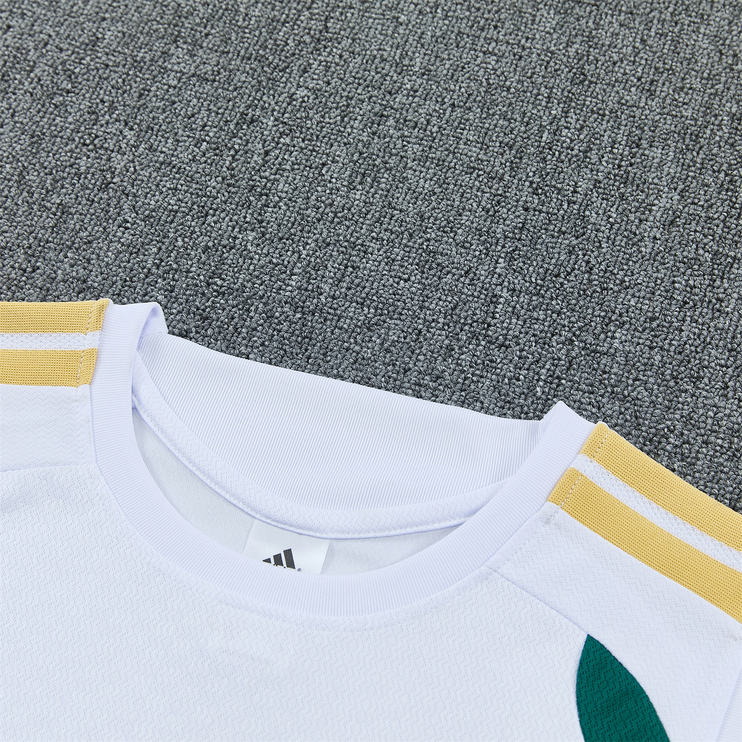AlphaJersey-Italy 2026 Vest Training Set - White Vest and Green Shorts