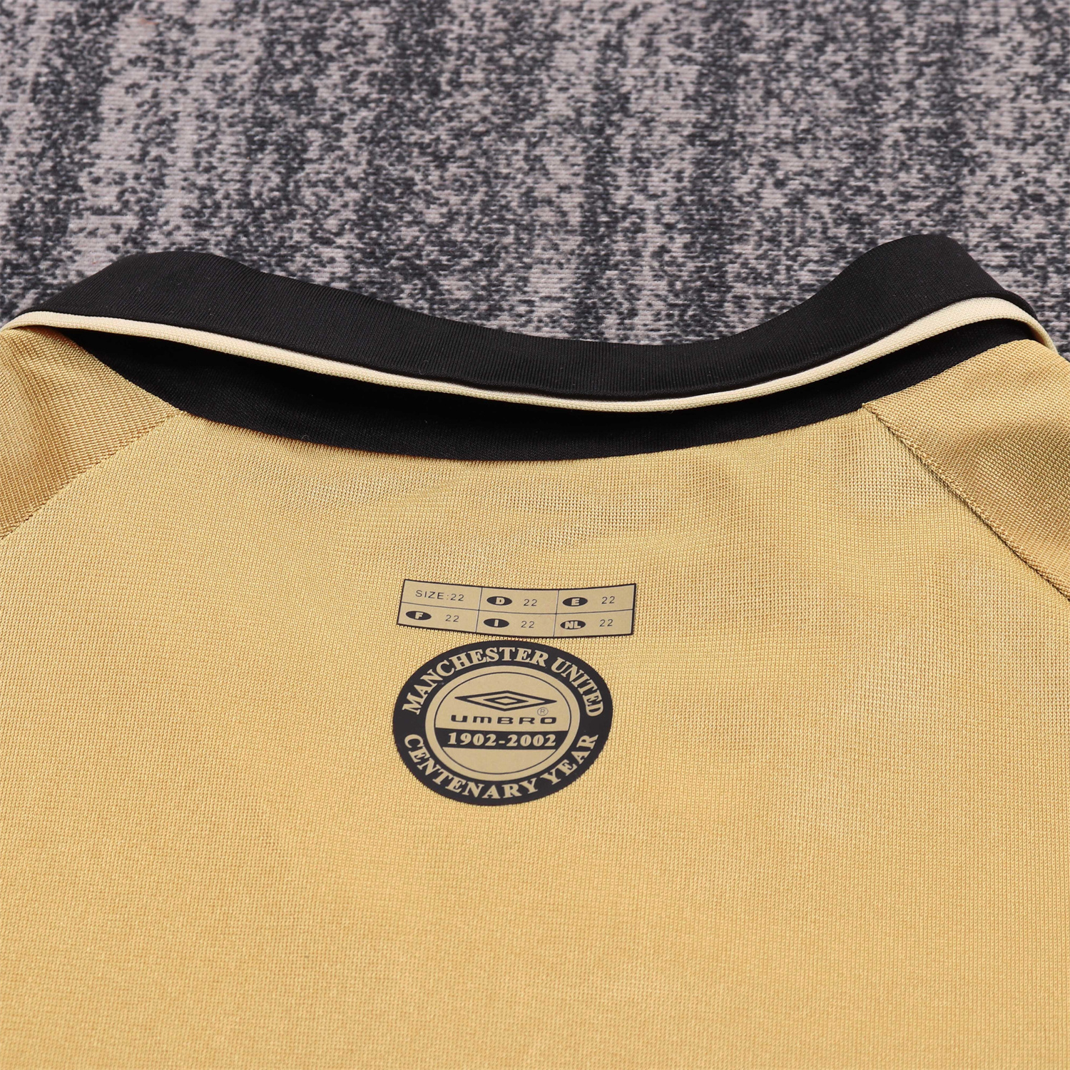 AlphaJersey-Retro Manchester United 2001-02 100th Centery Kids Kit - Yellow