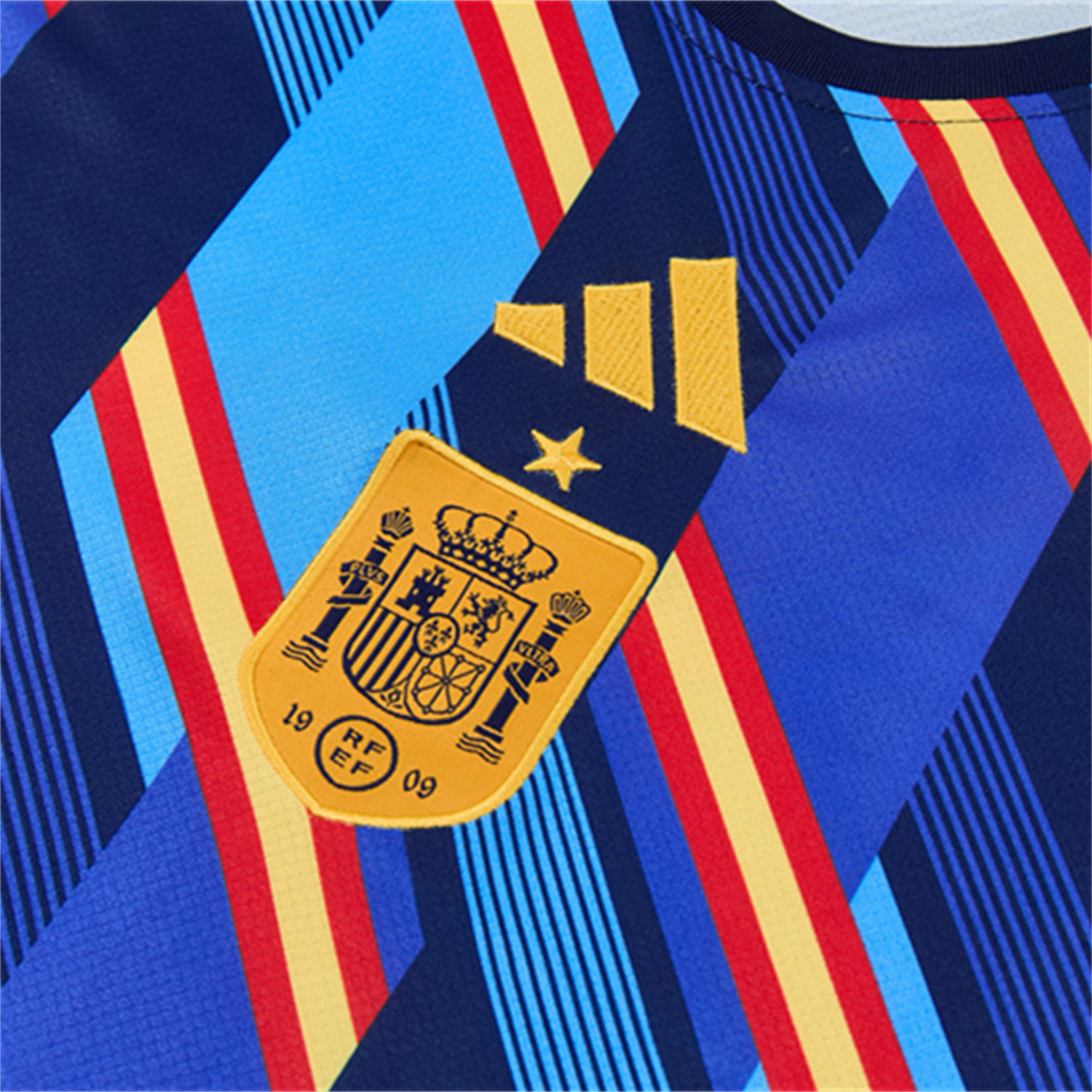 AlphaJersey-Spain 2026 Short-Sleeve Training Set - Royal Blue And Yellow Top & Royal Blue Shorts