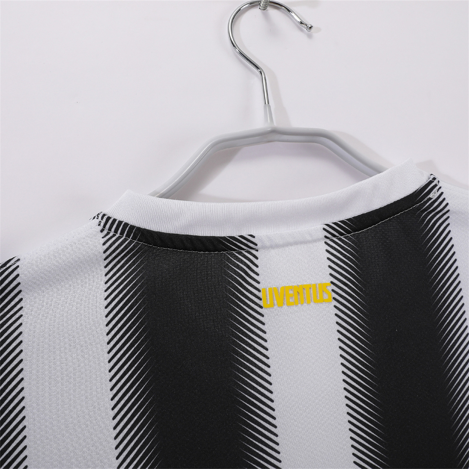 AlphaJersey-Retro Juventus 2011-12 Home Jersey