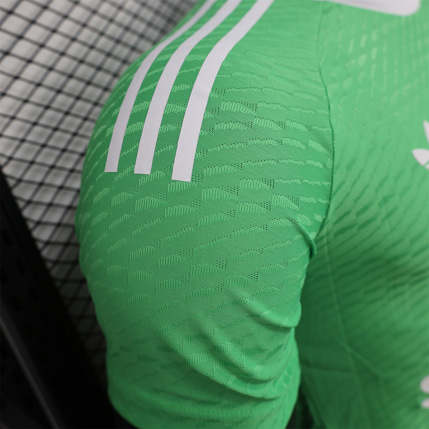 AlphaJersey-Manchester United 25-26 Trefoil Green Goalkeeper Jersey - Player Version