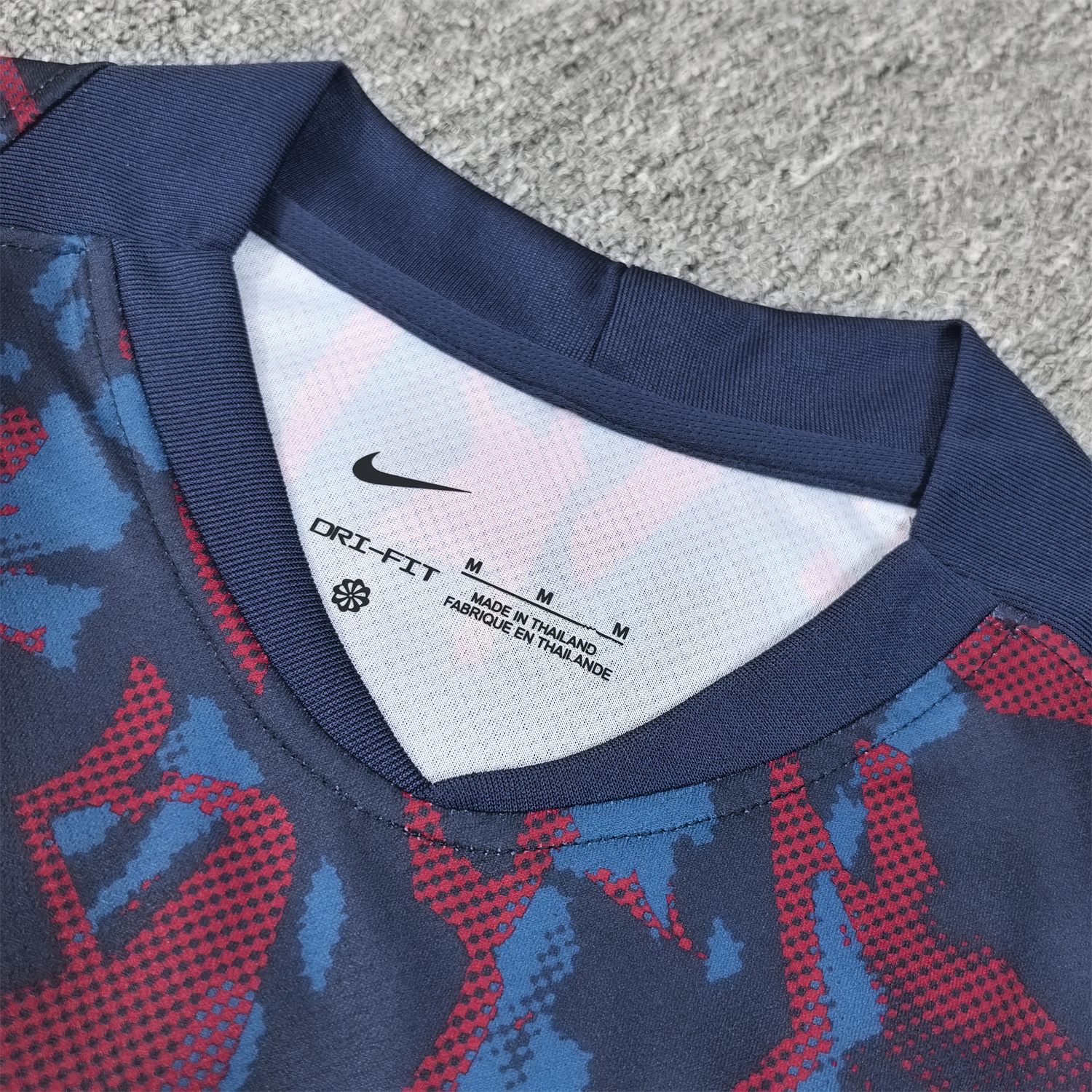 AlphaJersey-Barcelona 25-26 Deep Blue Training Jersey with Red and Blue Tree Pattern - Fans Version