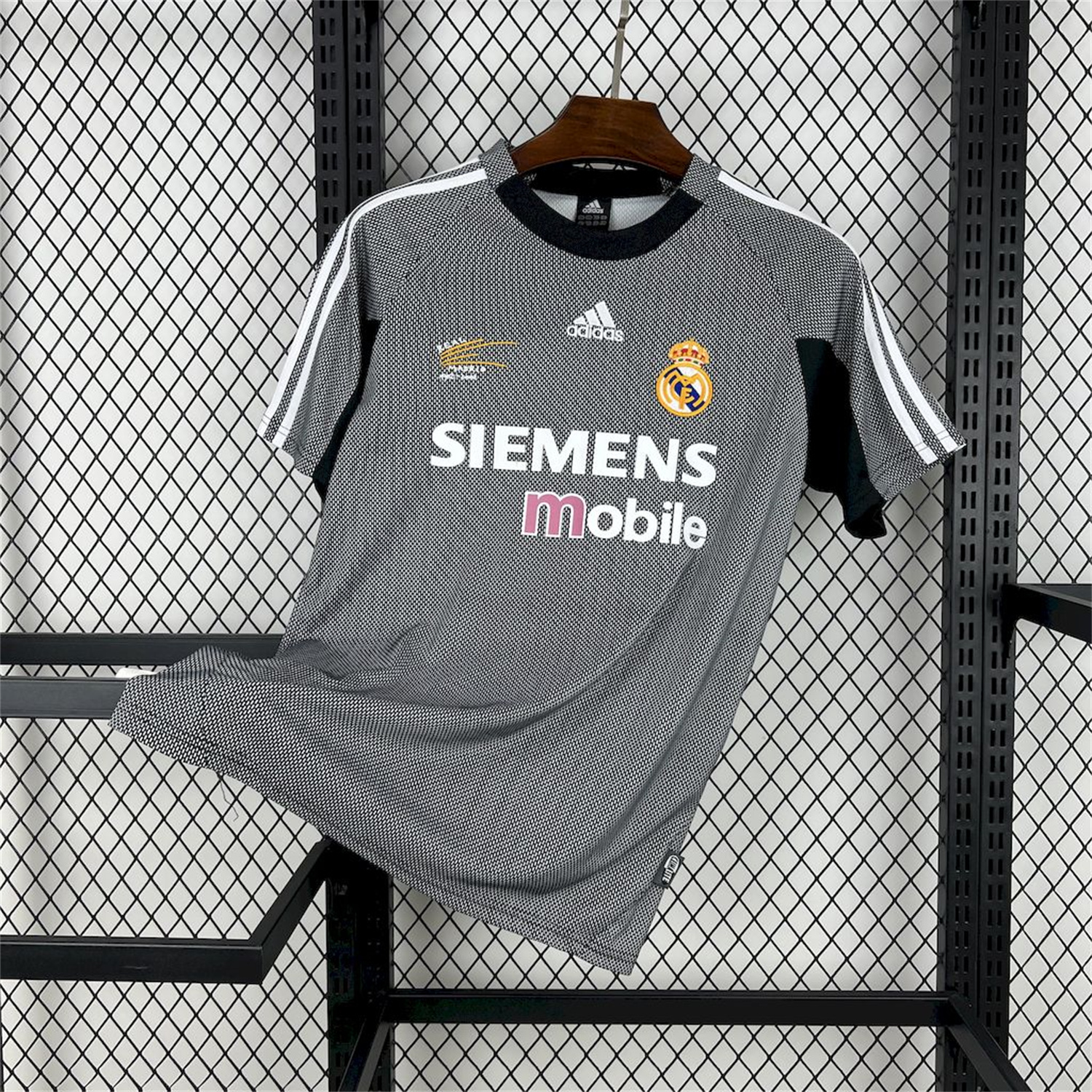 AlphaJersey-Retro Real Madrid 2002-03 Grey Goalkeeper Jersey