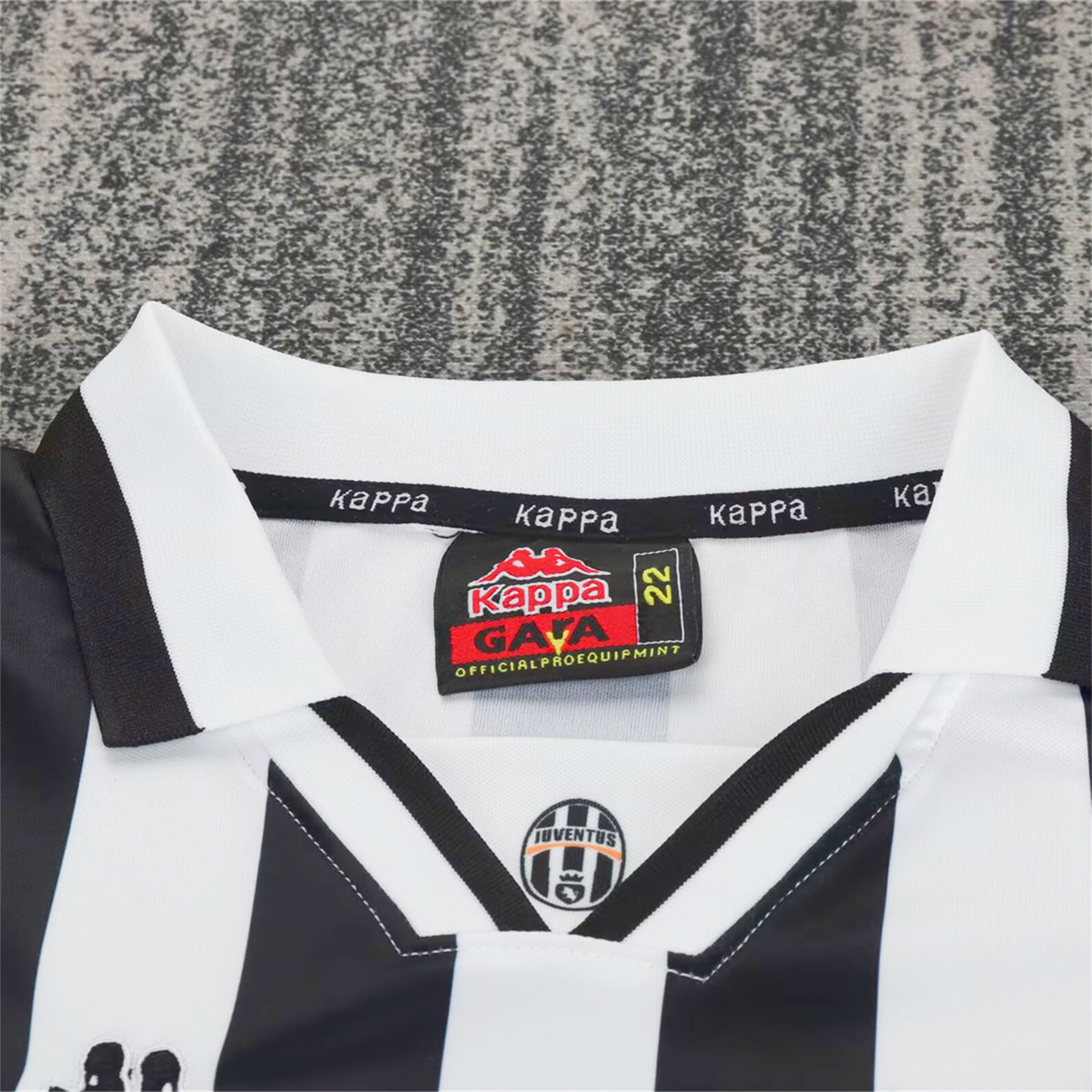 AlphaJersey-Retro Juventus 1995-97 Home Kids Kit
