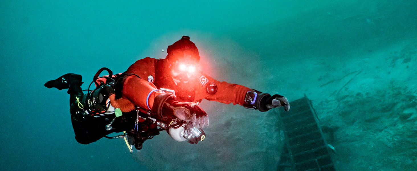 red led dive light