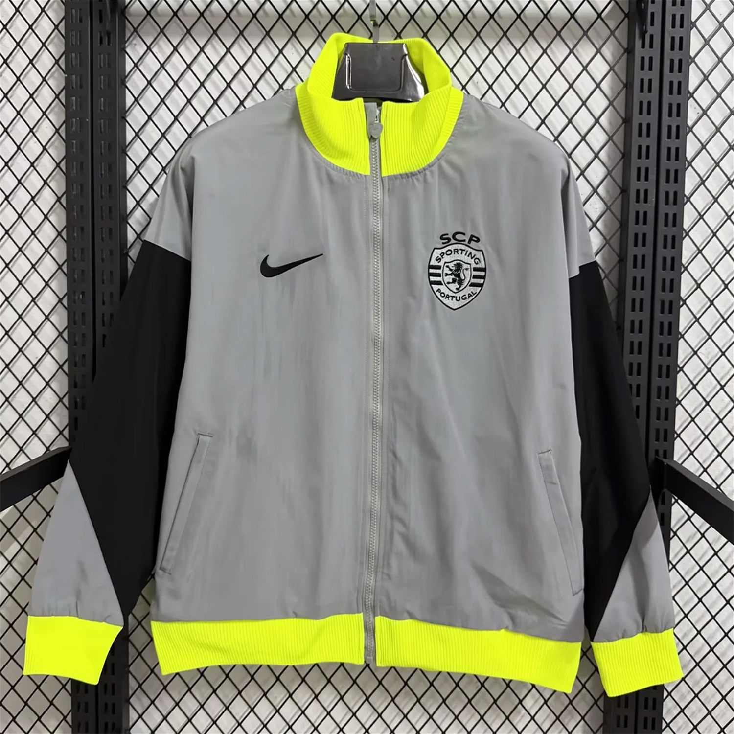 AlphaJersey-Sporting CP 25-26 Windbreaker Jacket - Grey