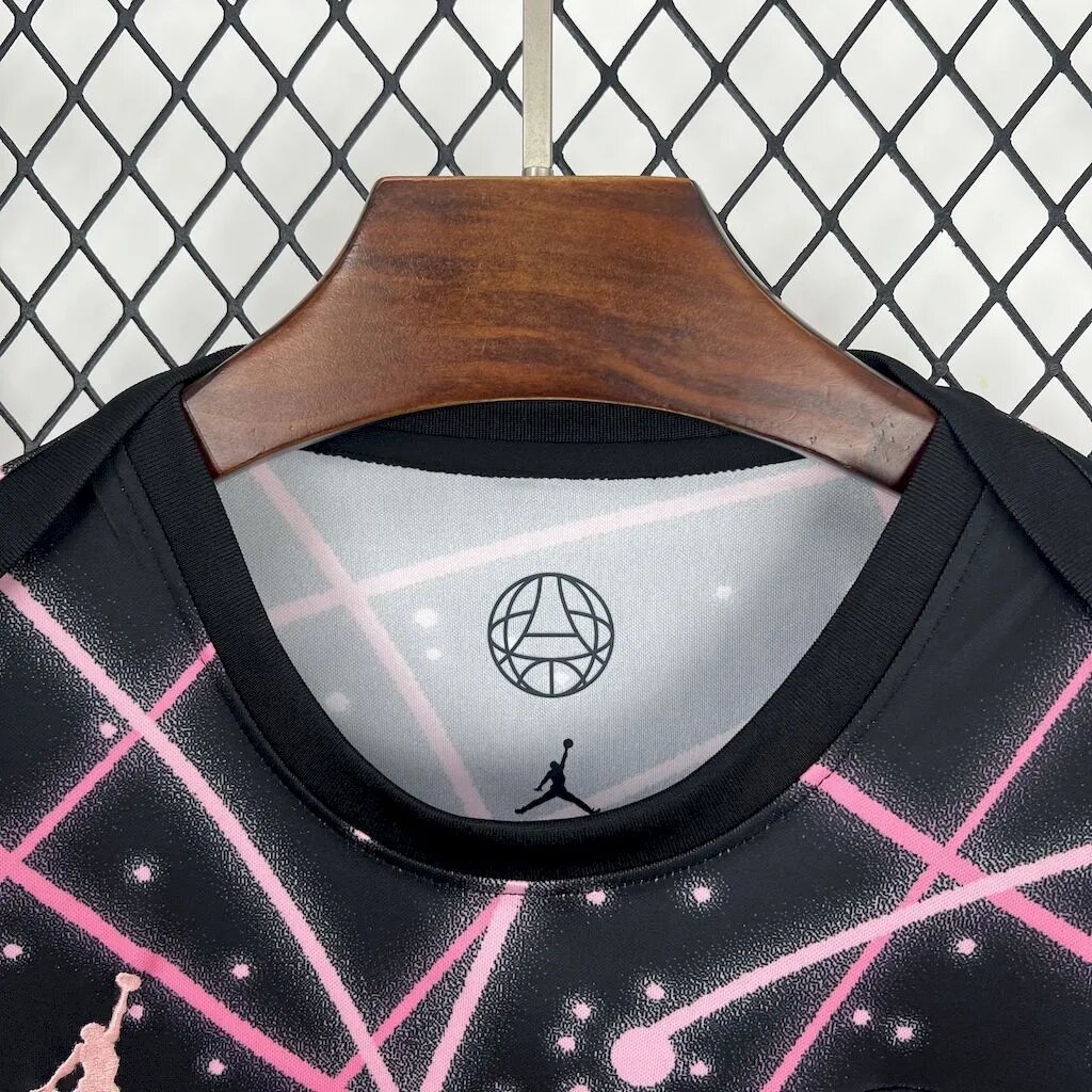 AlphaJersey-Paris Saint-Germain PSG 25-26 Pink Lines Black Pre-Match Training Jersey - Fans Version