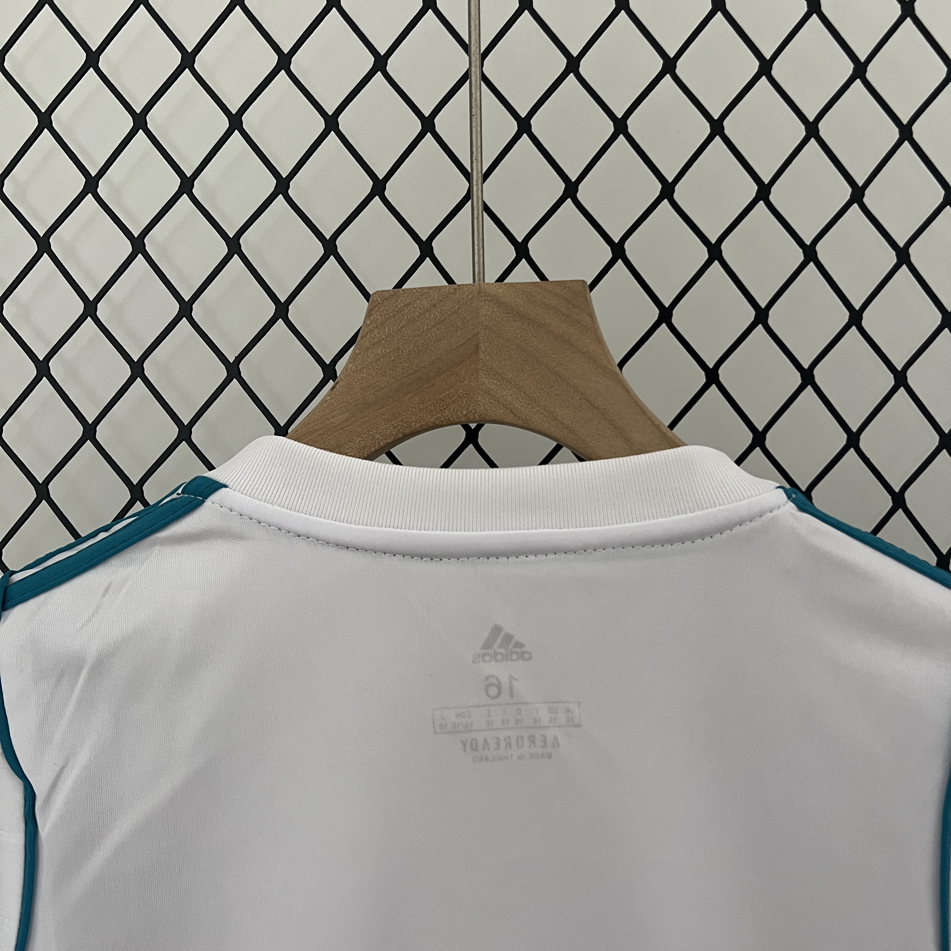AlphaJersey-Retro Real Madrid 17-18 Home Stadium Kids Kit