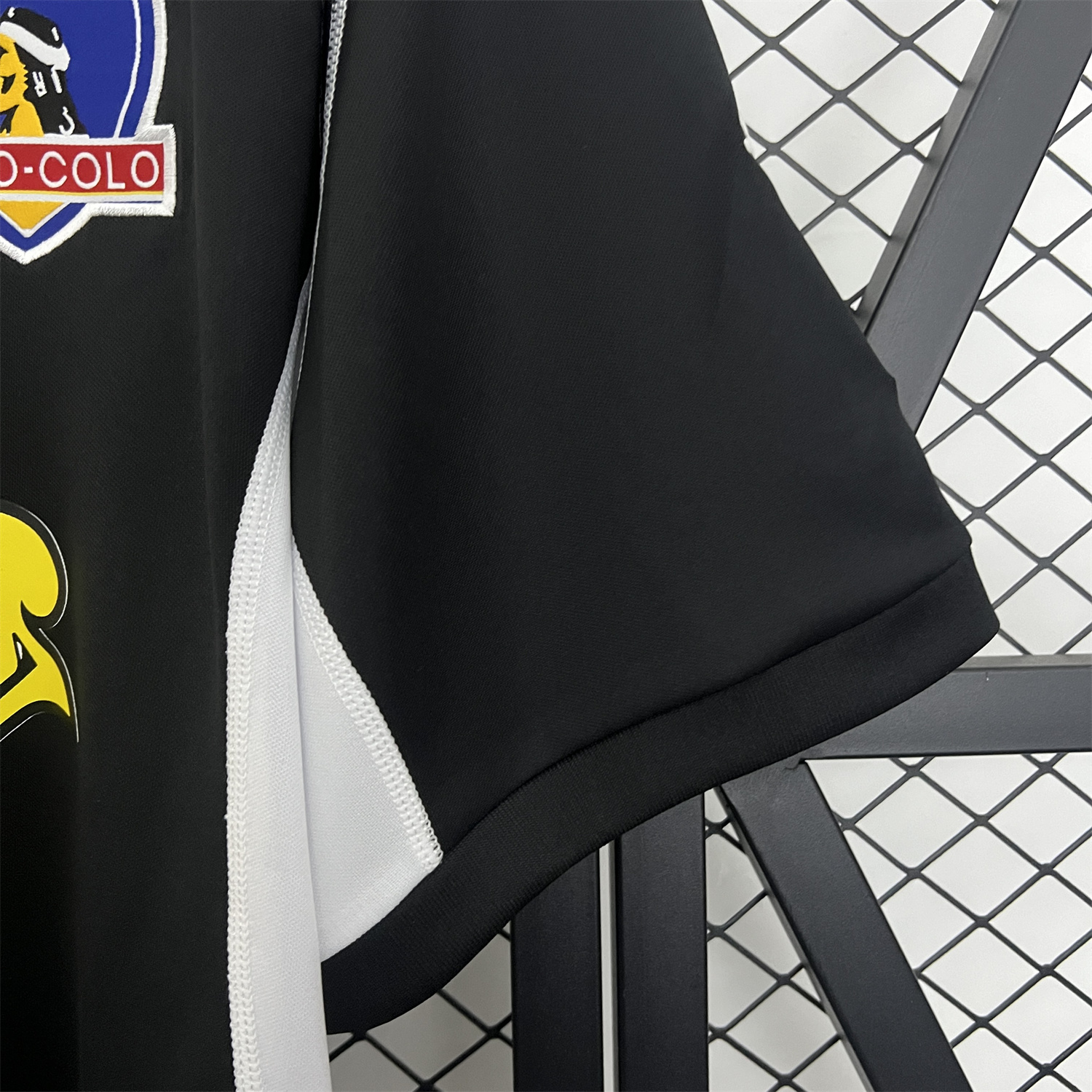 AlphaJersey-Retro Colo Colo 2003 Away Jersey