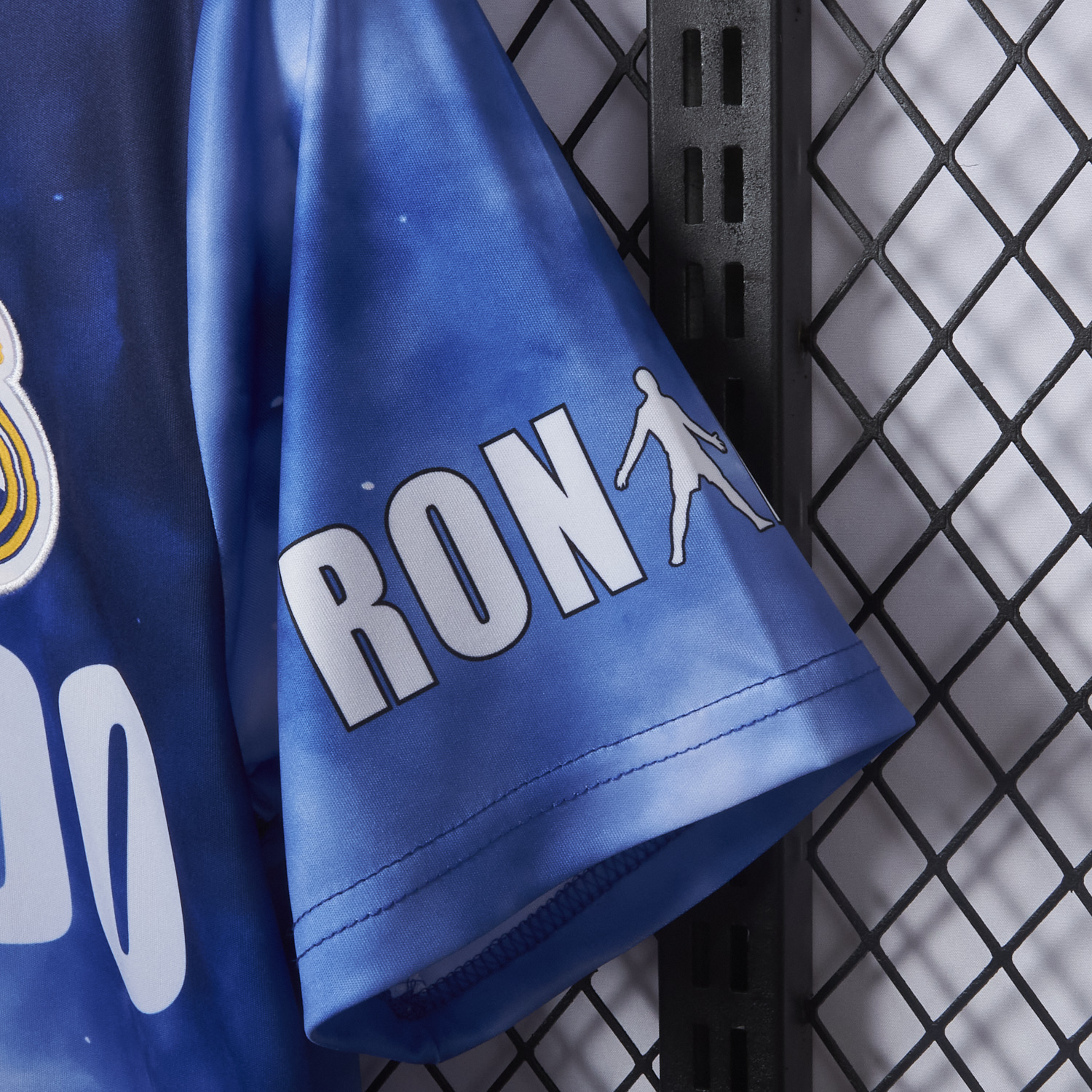 AlphaJersey-Cristiano Ronaldo Real Madrid 2017-18 Away Career Commemorative Jersey - Fans Version