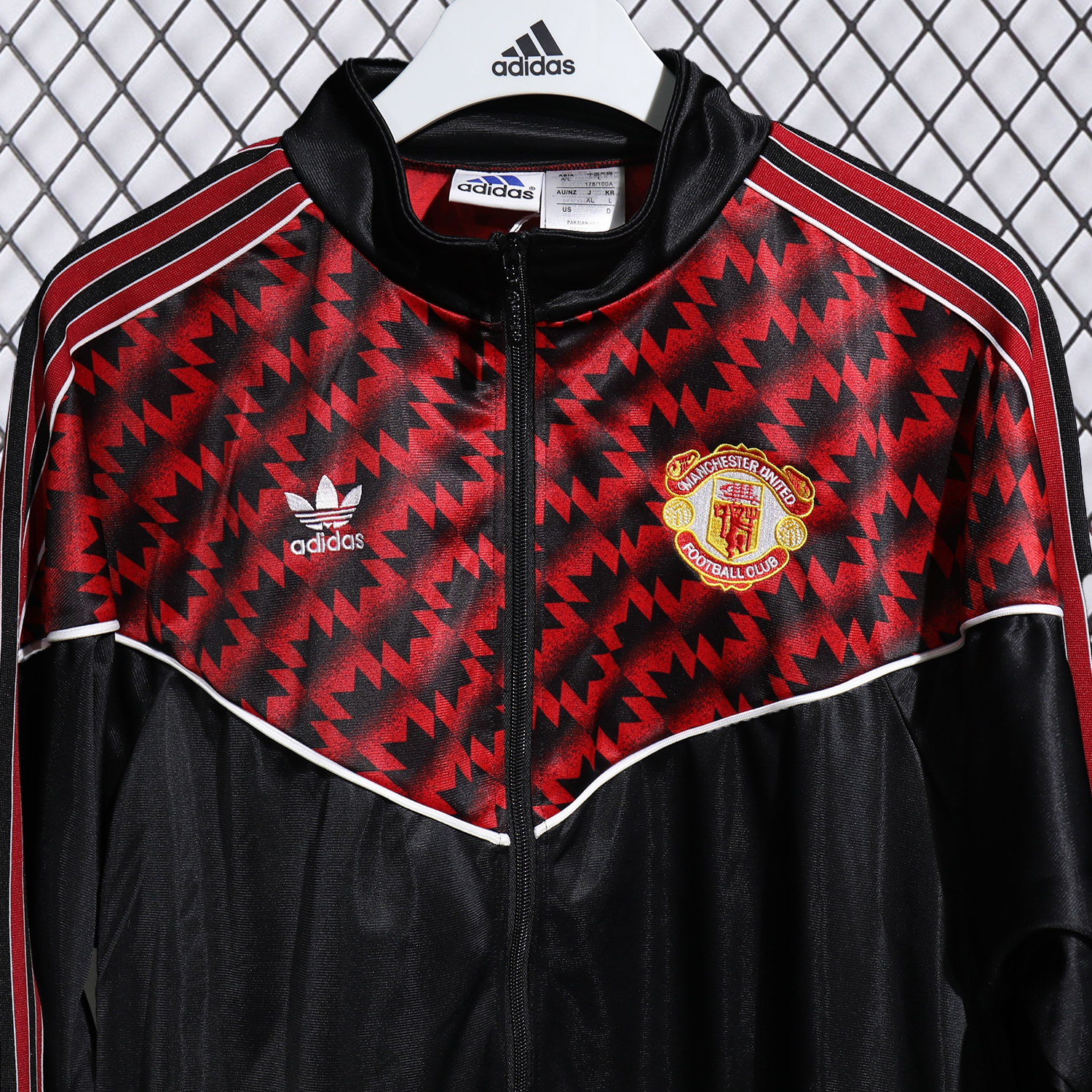 AlphaJersey-Manchester United 25-26 Training Set - Red Black Top and Black Pants