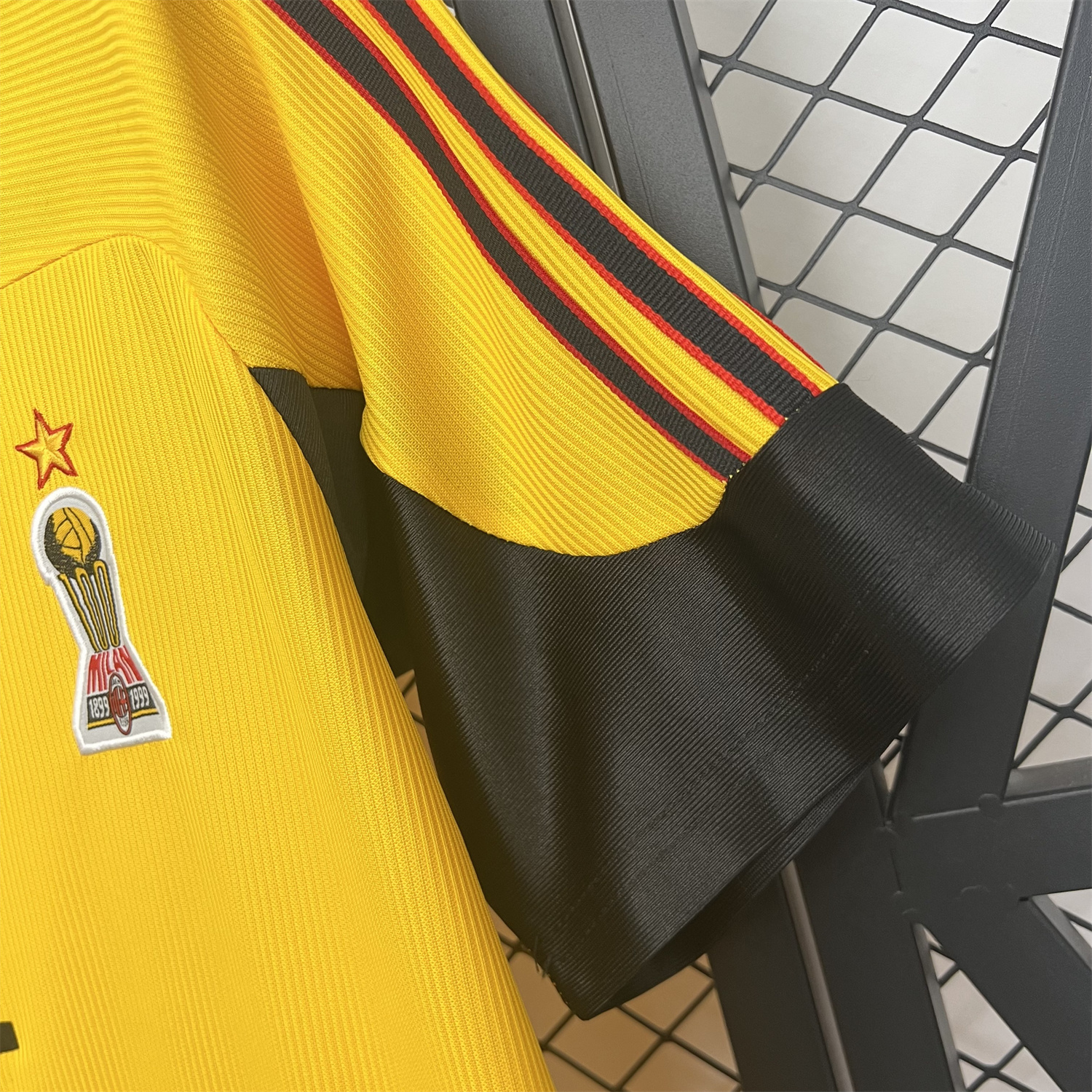 AlphaJersey-Retro AC Milan 1999-00 Fourth Jersey