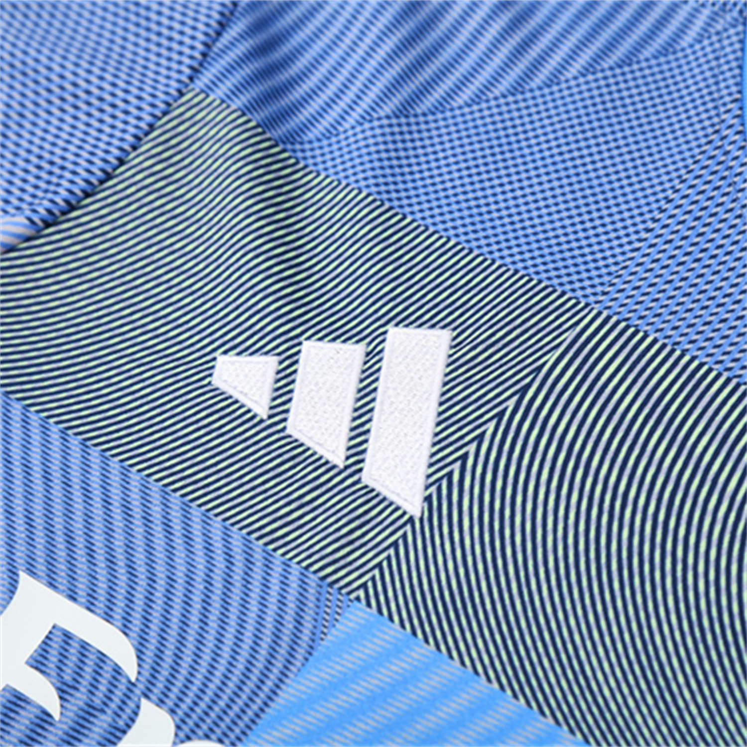 AlphaJersey-Real Madrid 25-26 Pre-Match Kids Short-Sleeve Training Set - Blue-Gray Camouflage Top and Blue Shorts
