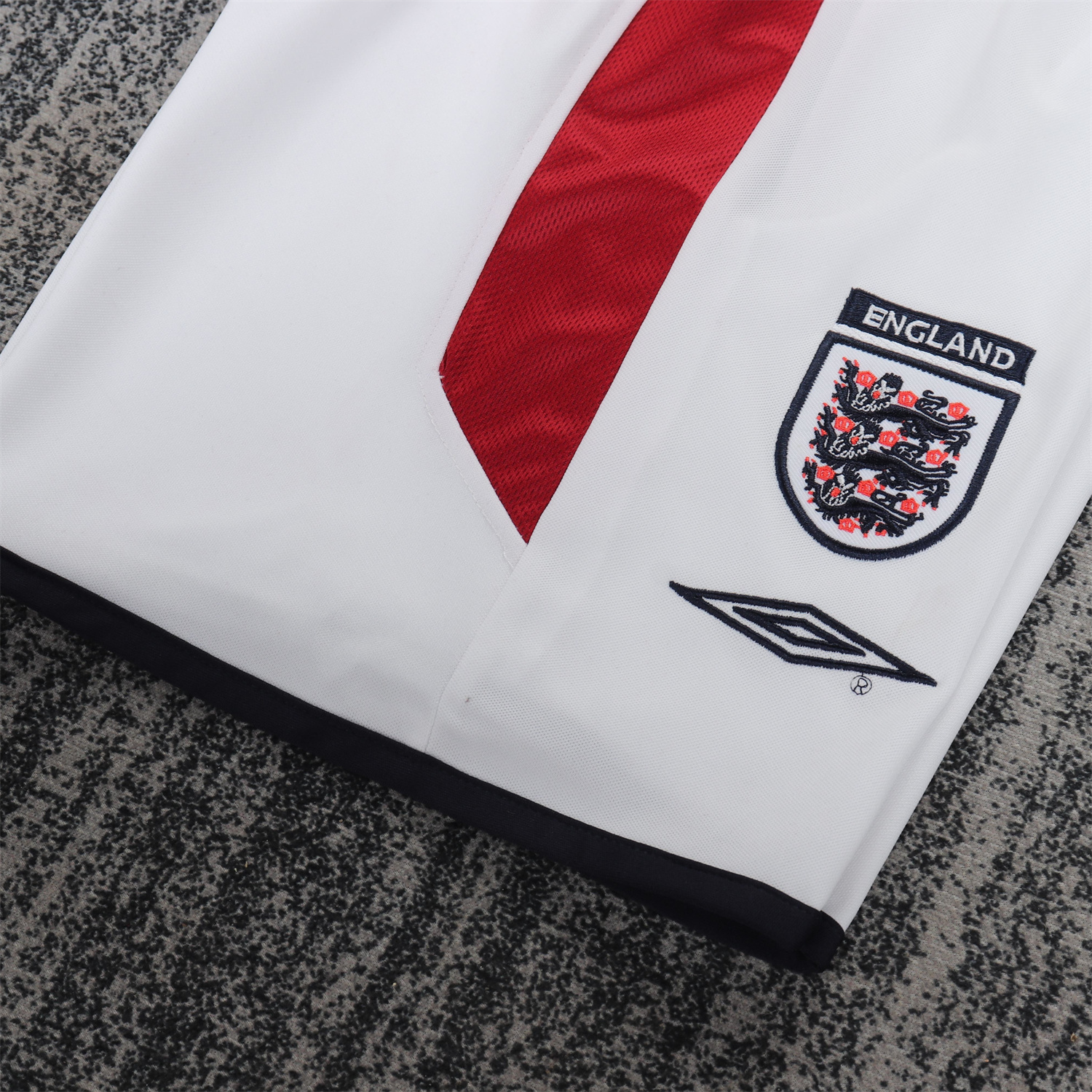 AlphaJersey-Retro England 2004 Home Kids Kit