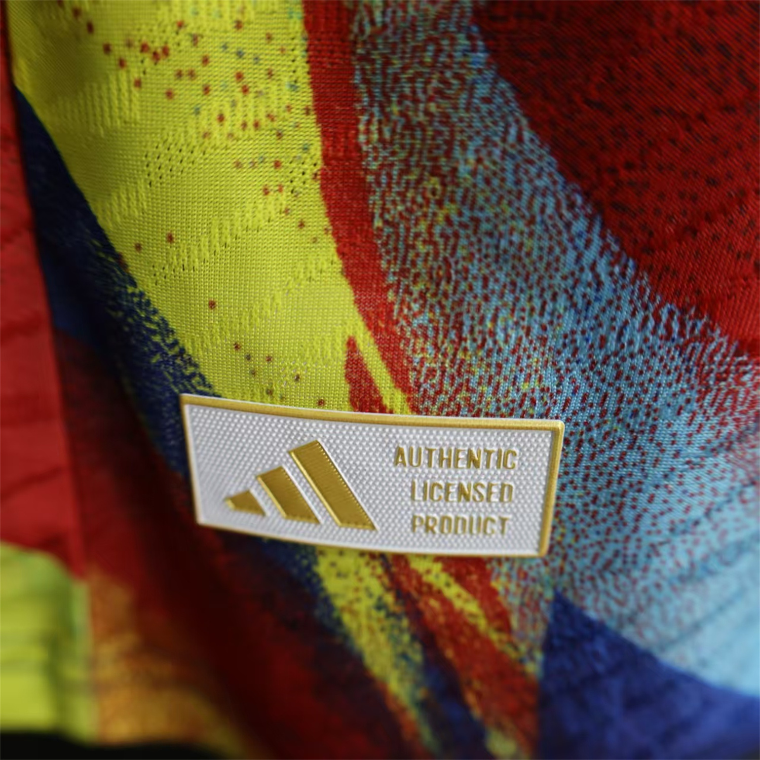 AlphaJersey-Arsenal 25-26 Colorful Flame Graffiti Pre-match Training Jersey - Player Version