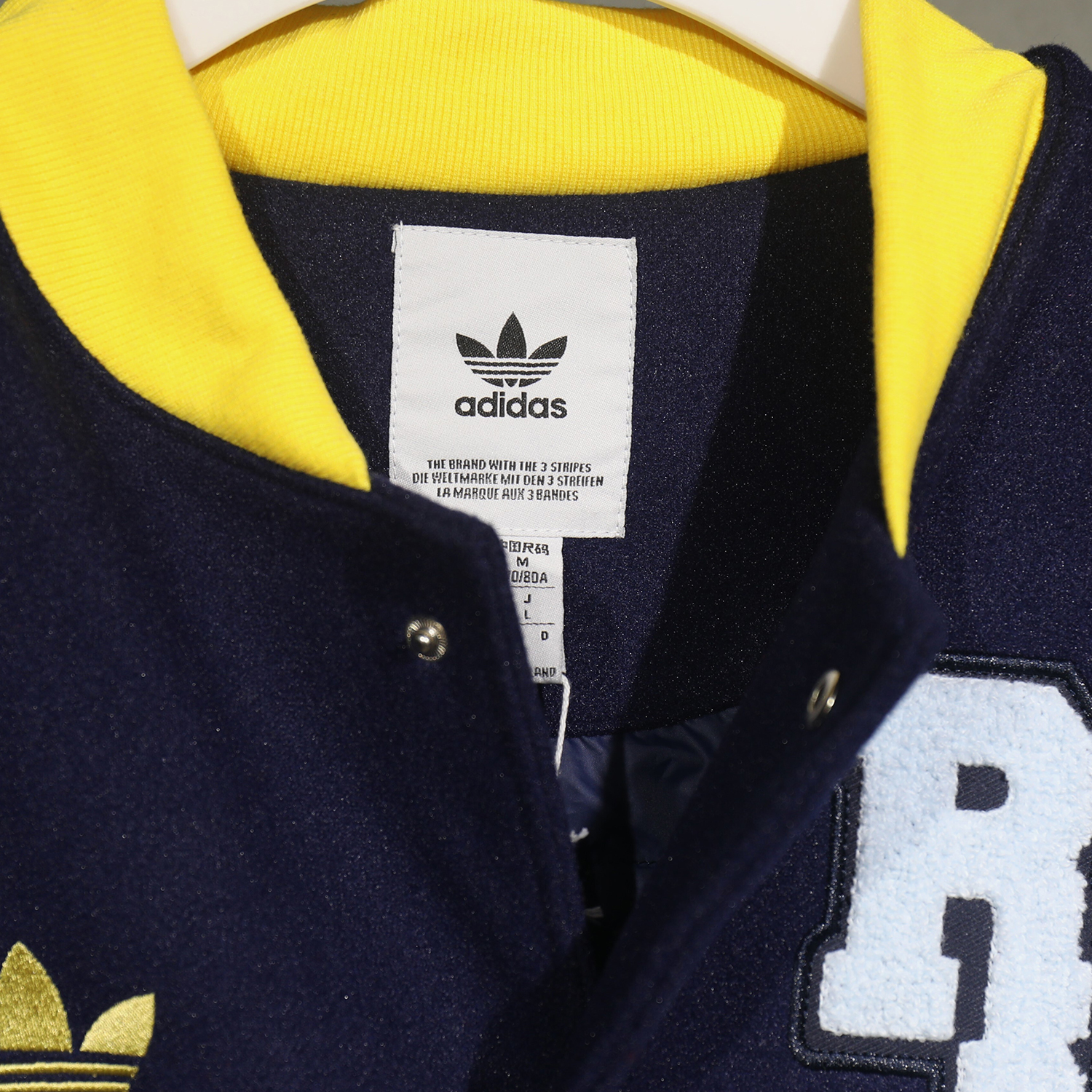 AlphaJersey-Real Madrid 25-26 Warm Windbreaker Jacket - Dark Blue And White