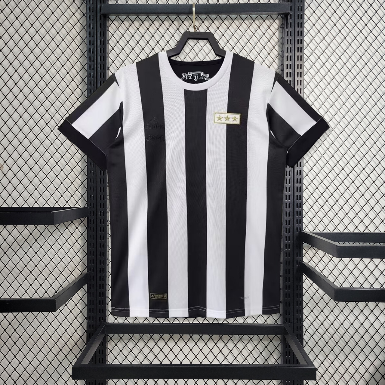 AlphaJersey-Retro Juventus 2017-18 120th Anniversary Special Edition Jersey