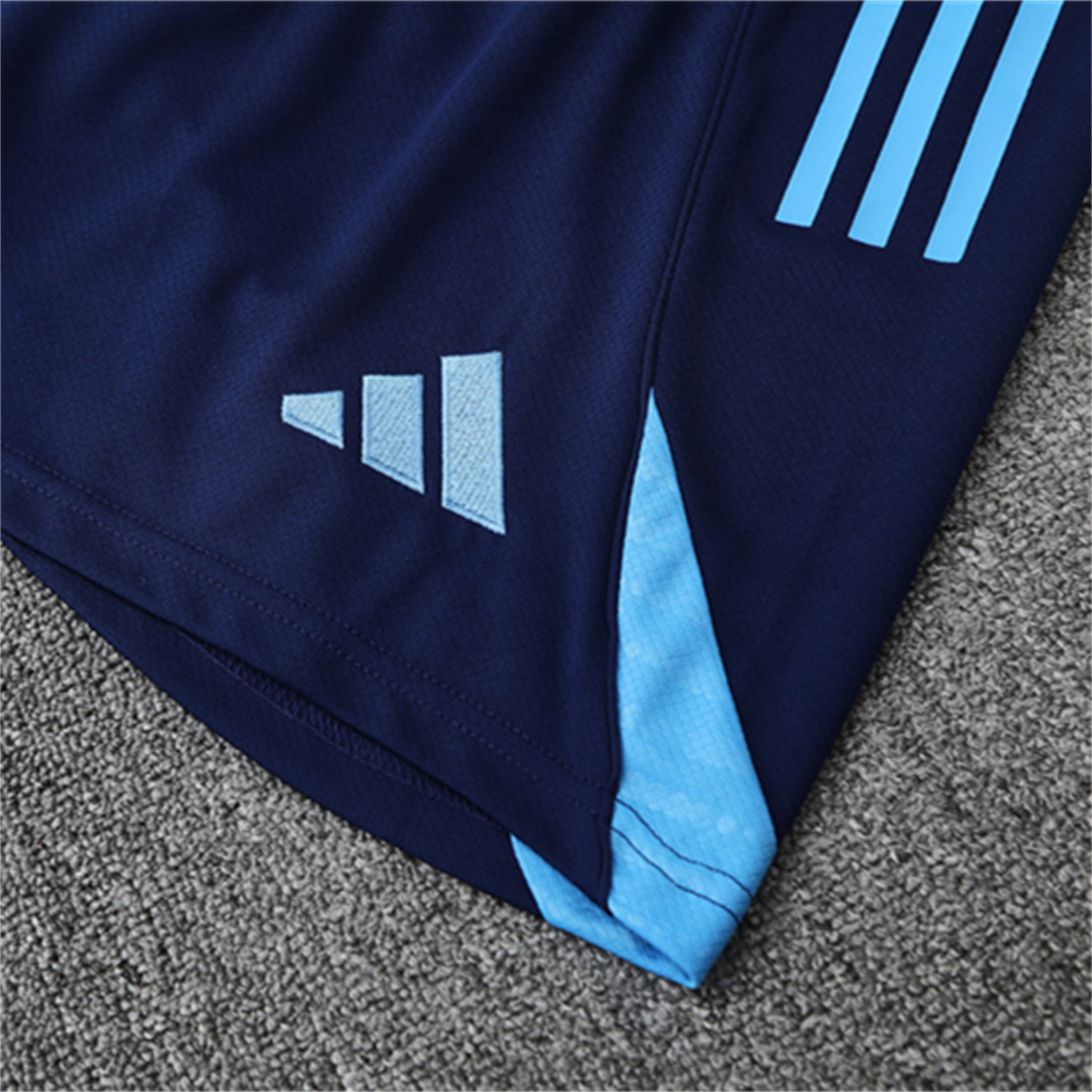 AlphaJersey-Real Madrid 25-26 Pre-Match Short-Sleeve Training Set - Blue-Gray Camouflage Top and Blue Shorts