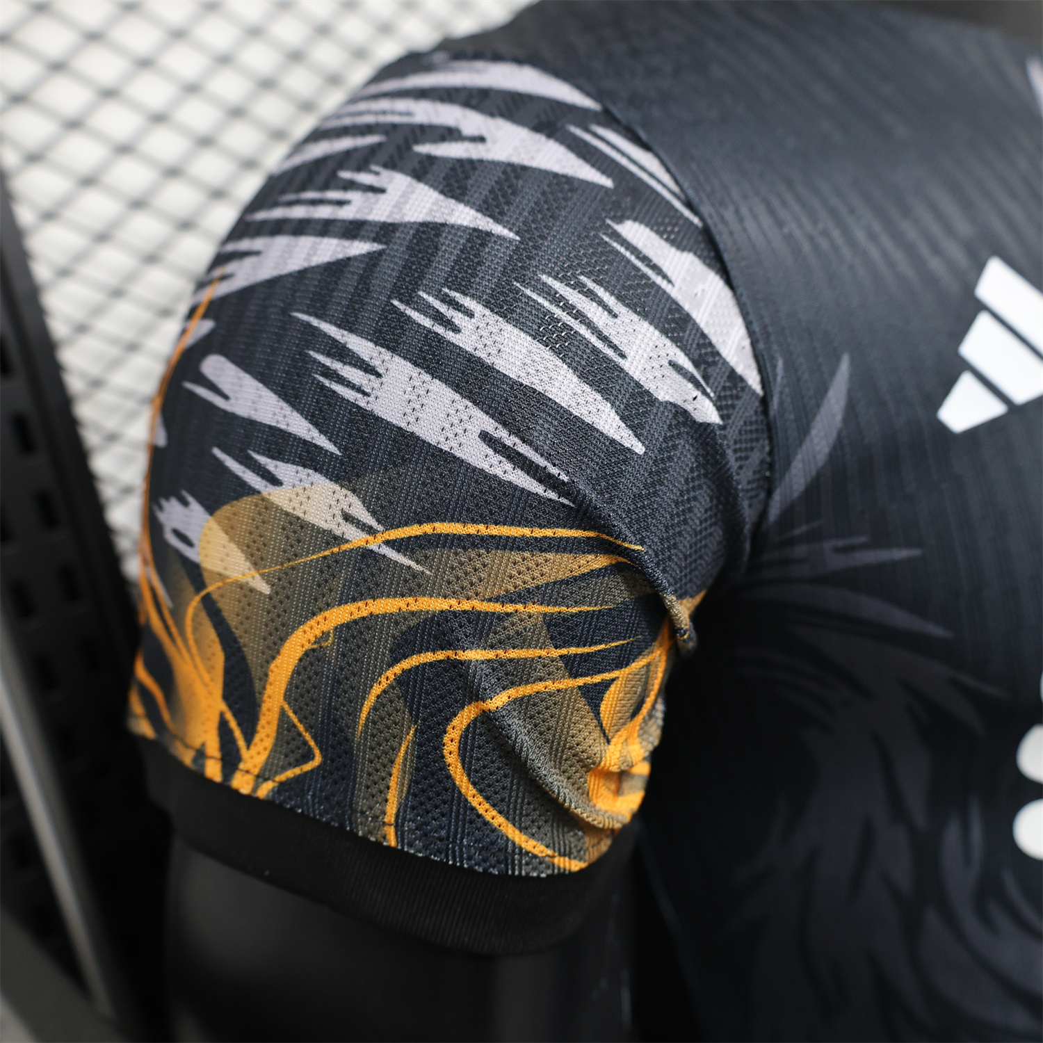AlphaJersey-Liver.pool 25-26 Orange Liver.pool Bird Black Special Jersey - Player Version