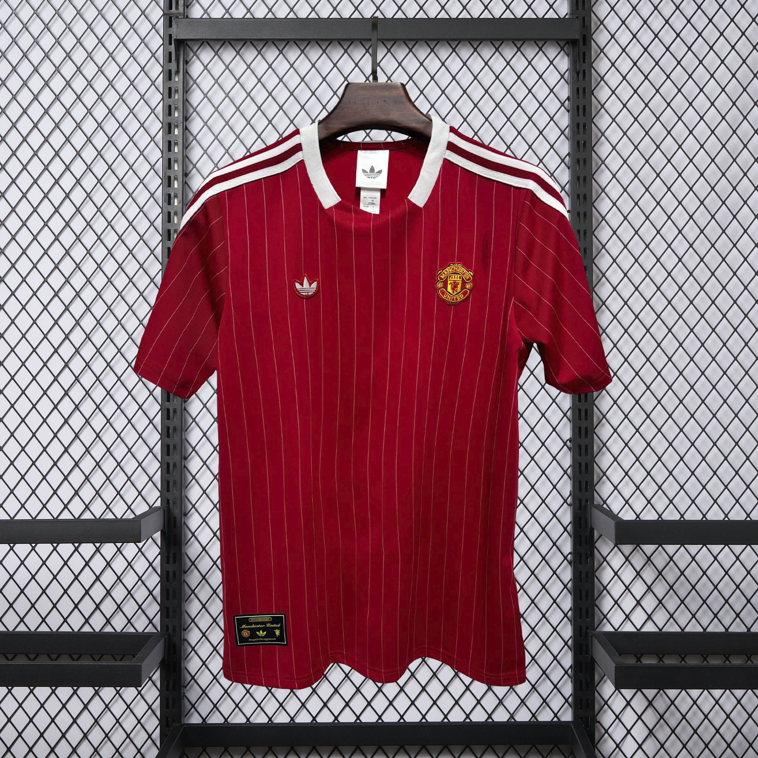 AlphaJersey-Manchester United 25-26 Trefoil Red Travel Jersey - Fans Version