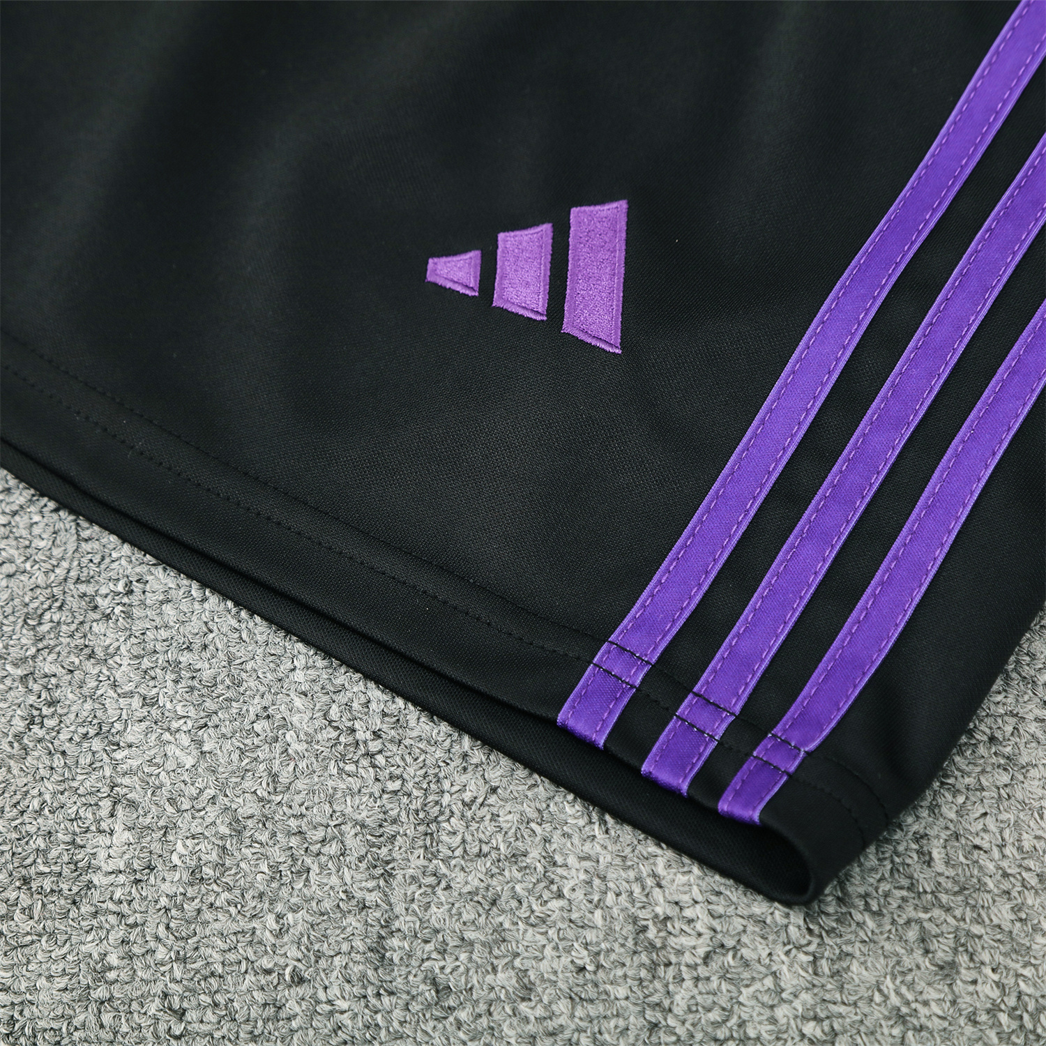 AlphaJersey-Real Madrid 25-26 Vest Training Set - Blue Edge White Vest & Black Shorts