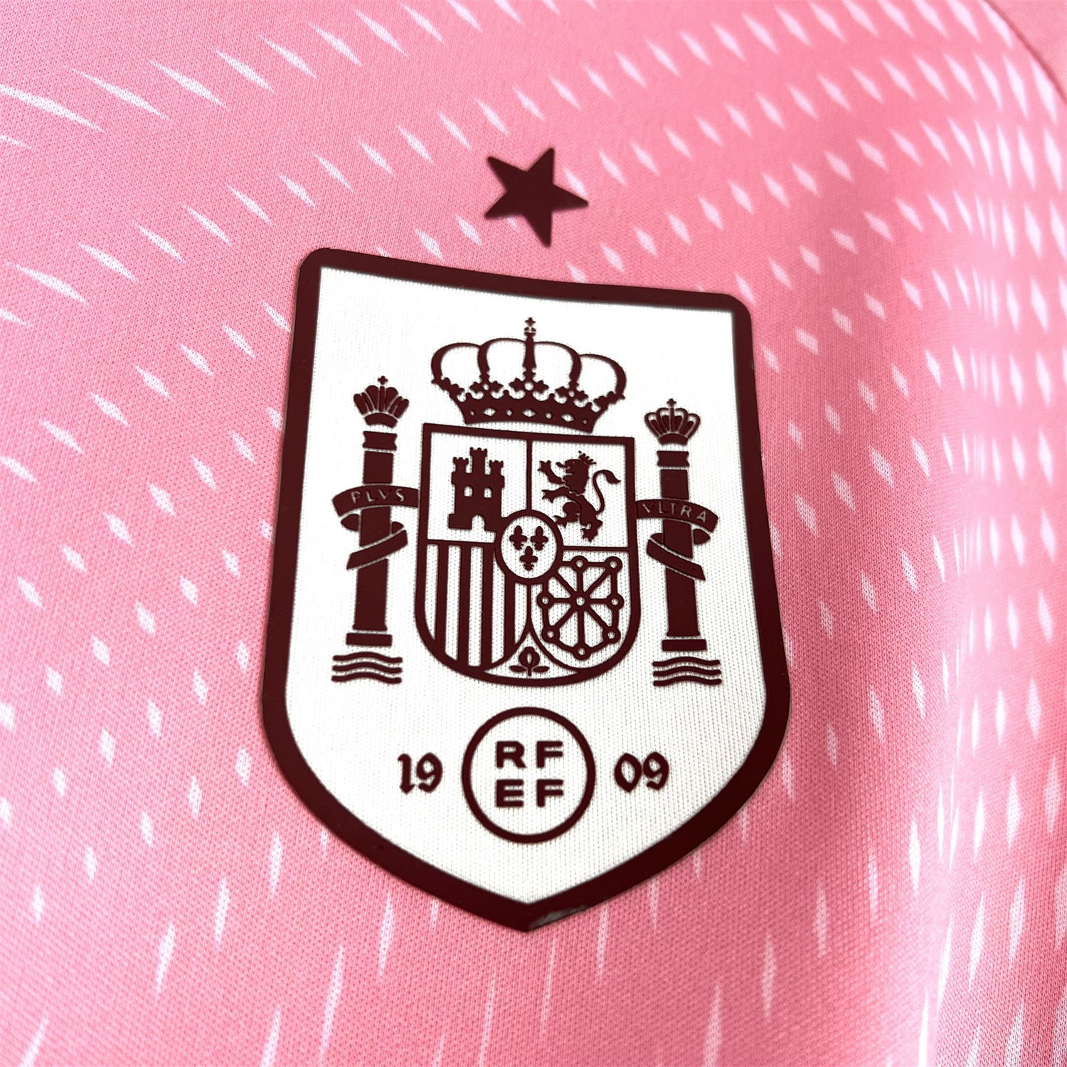 AlphaJersey-Spain 2026 Soft Pink Goalkeeper Jersey - Fans Version