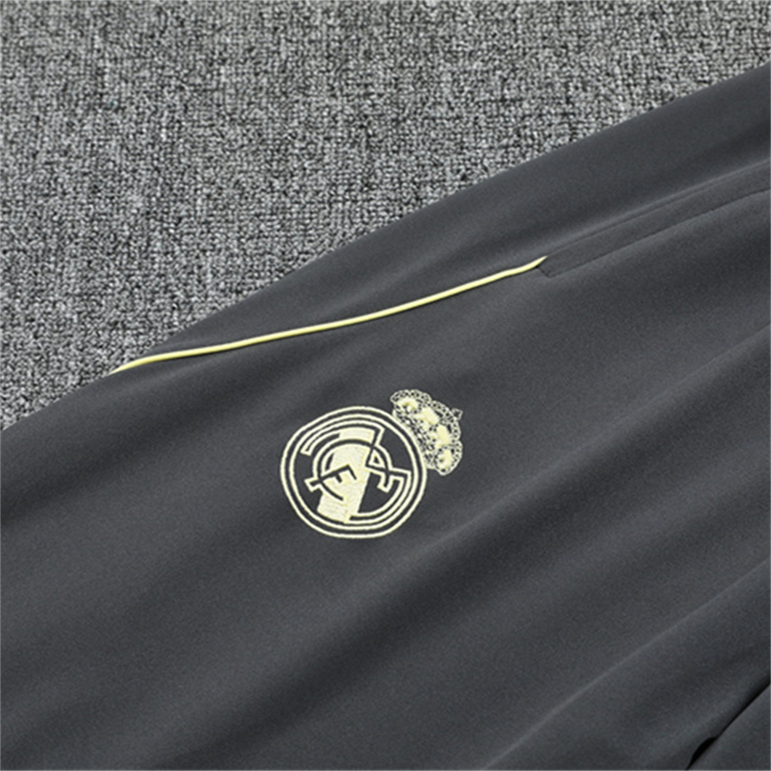 AlphaJersey-Real Madrid 25-26 Long Sleeves Training Set - Gray Top & Gray Pants