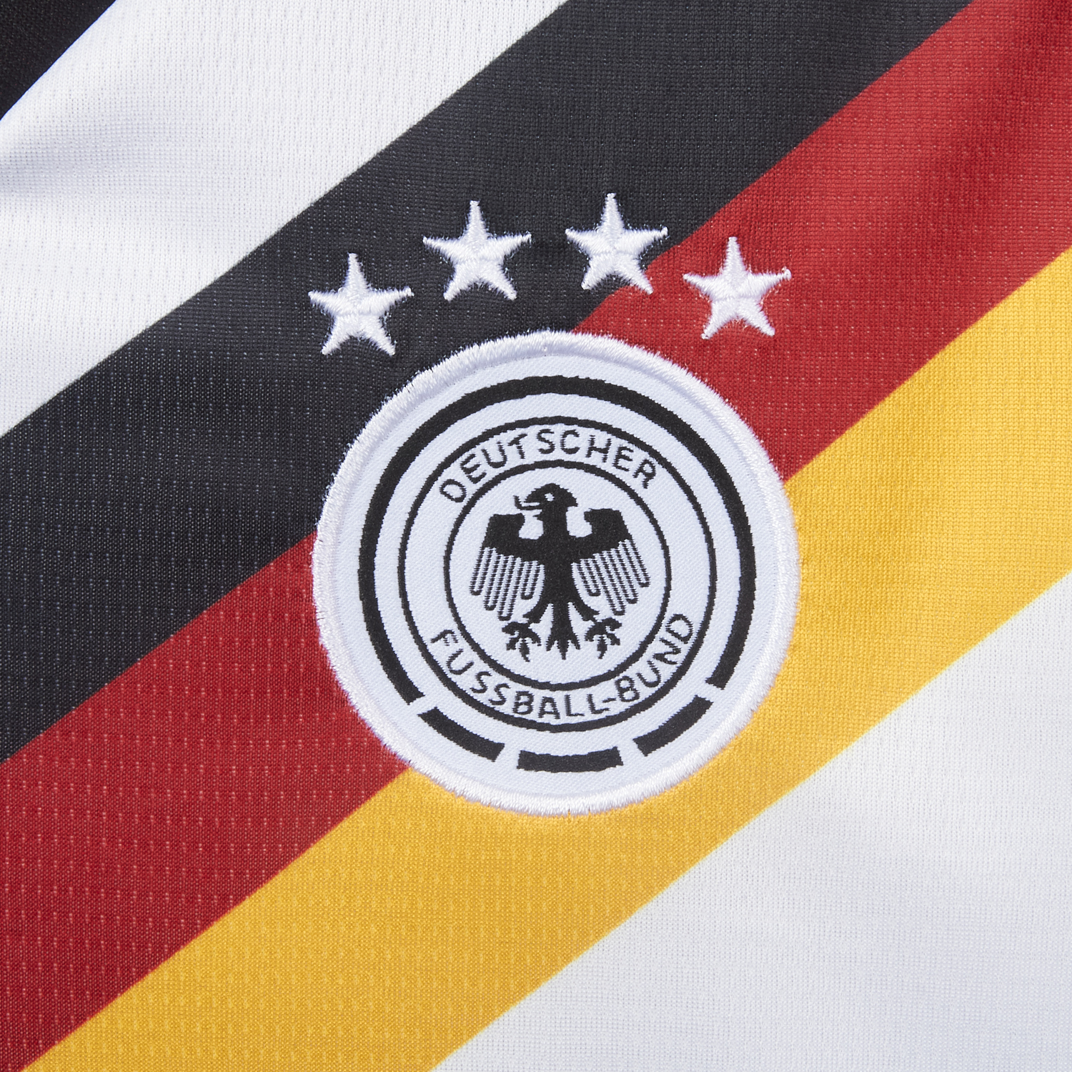 AlphaJersey-Women's Germany 2026 Home Cropped Jersey