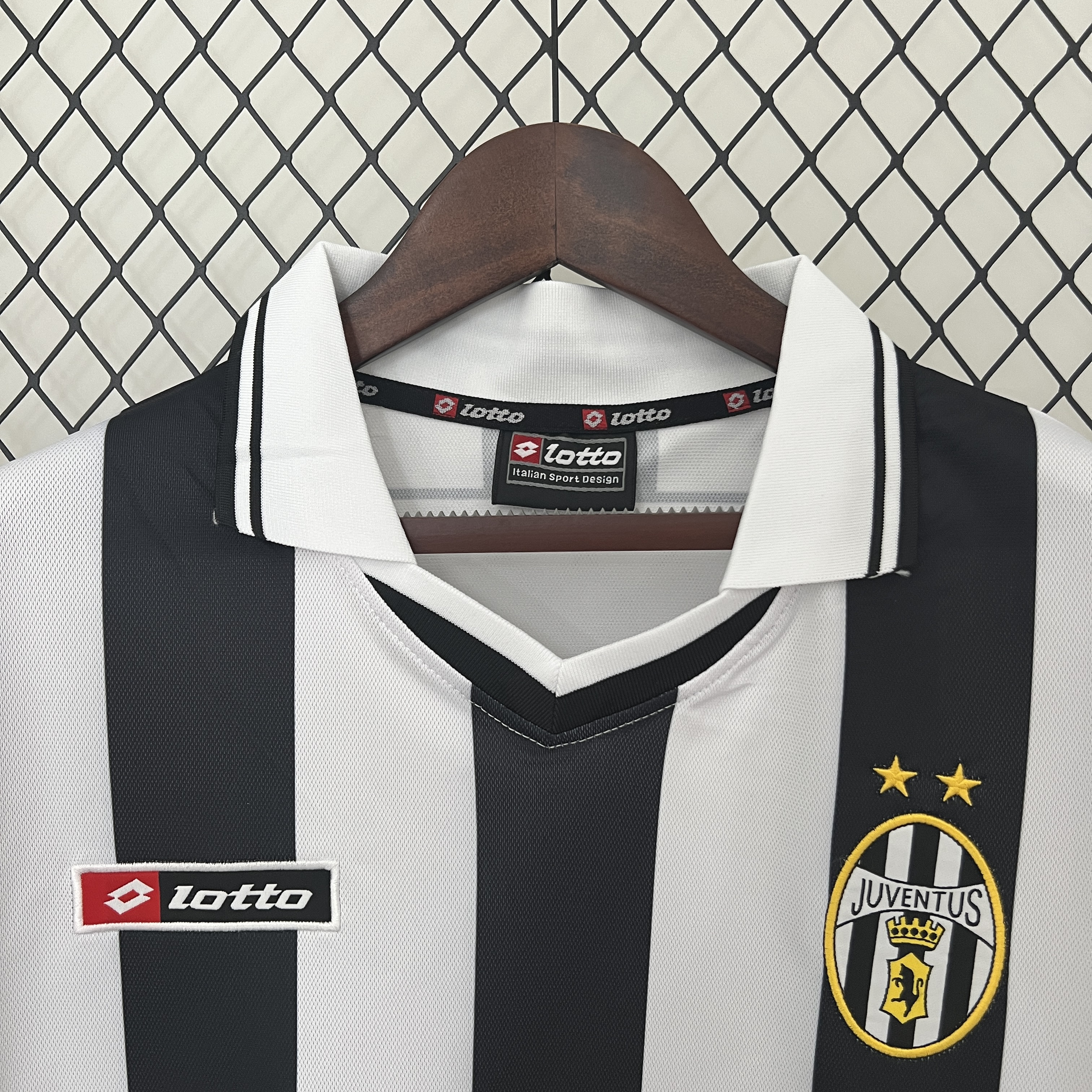 AlphaJersey-Retro Juventus 2001-02 Home Stadium Jersey