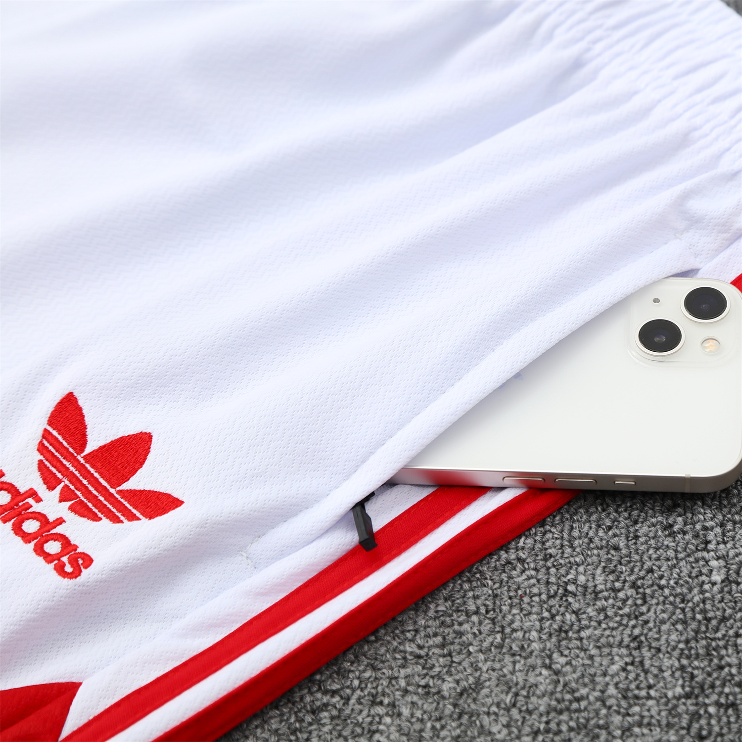 AlphaJersey-Bayern Munich 25-26 Short-Sleeve Training Set - White Top & white Shorts