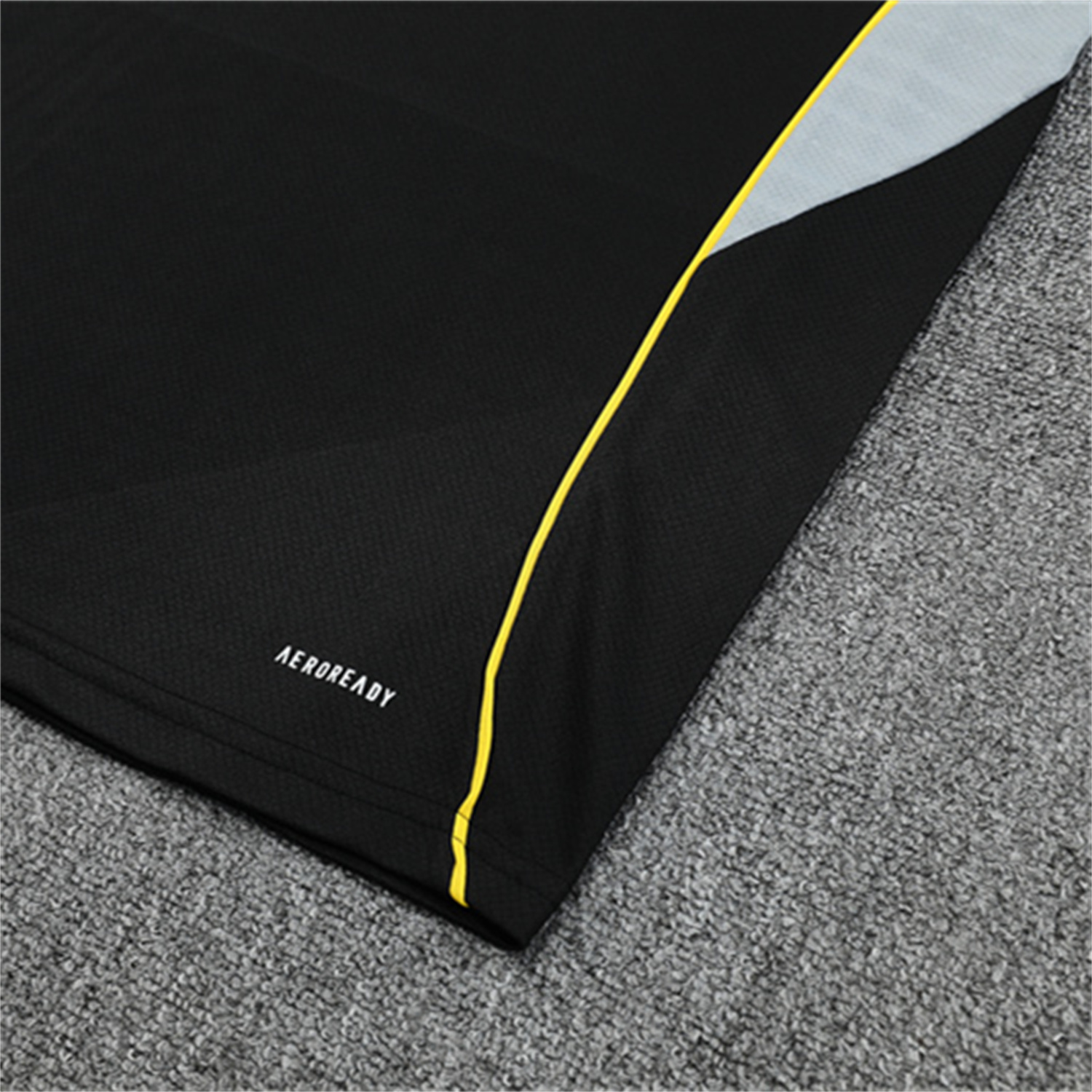AlphaJersey-Real Madrid 25-26 Short-Sleeve Training Set - Yellow Line Black Top and Black Shorts