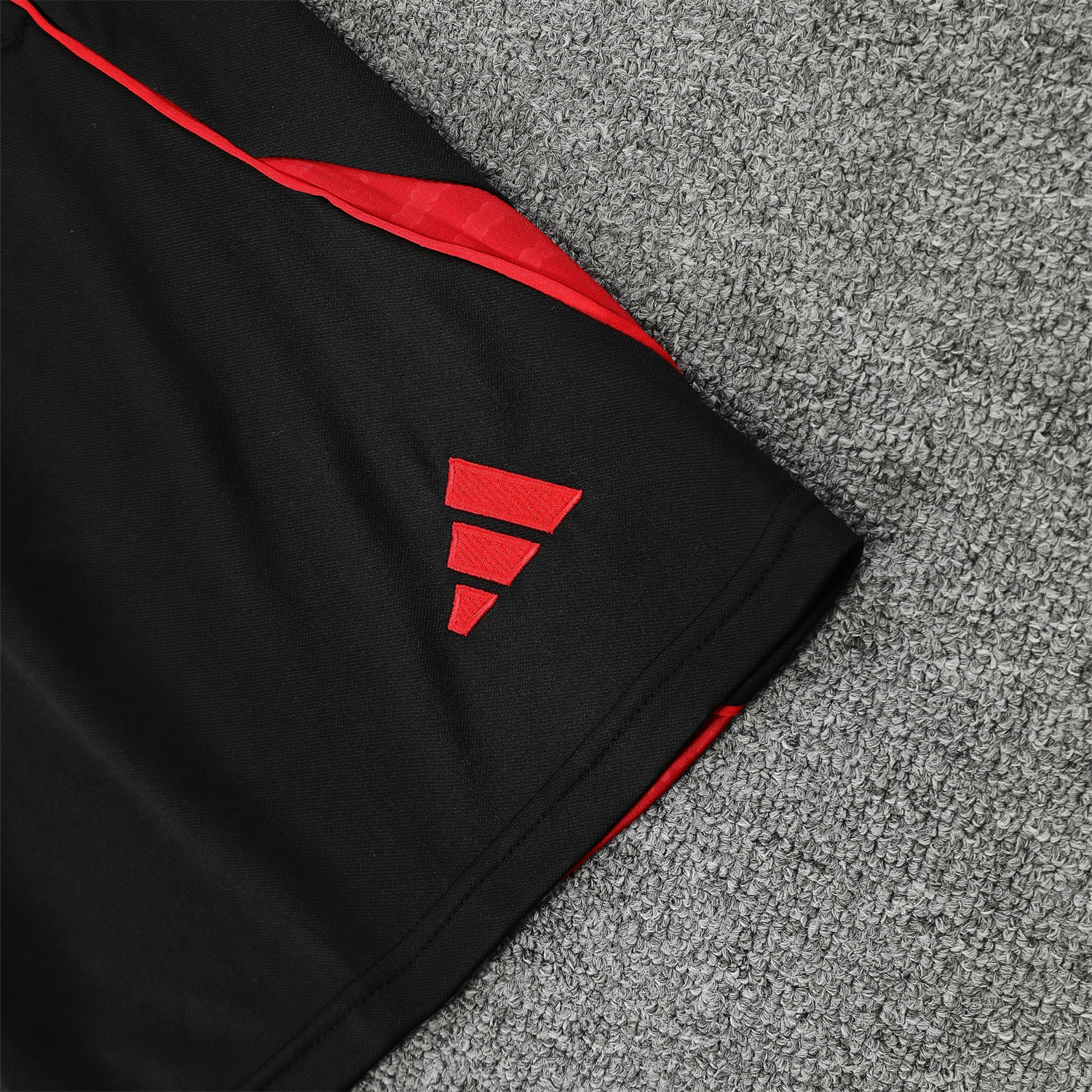 AlphaJersey-Manchester United 25-26 Short-Sleeve Training Set - Red Black Blocks White Top & Black Shorts
