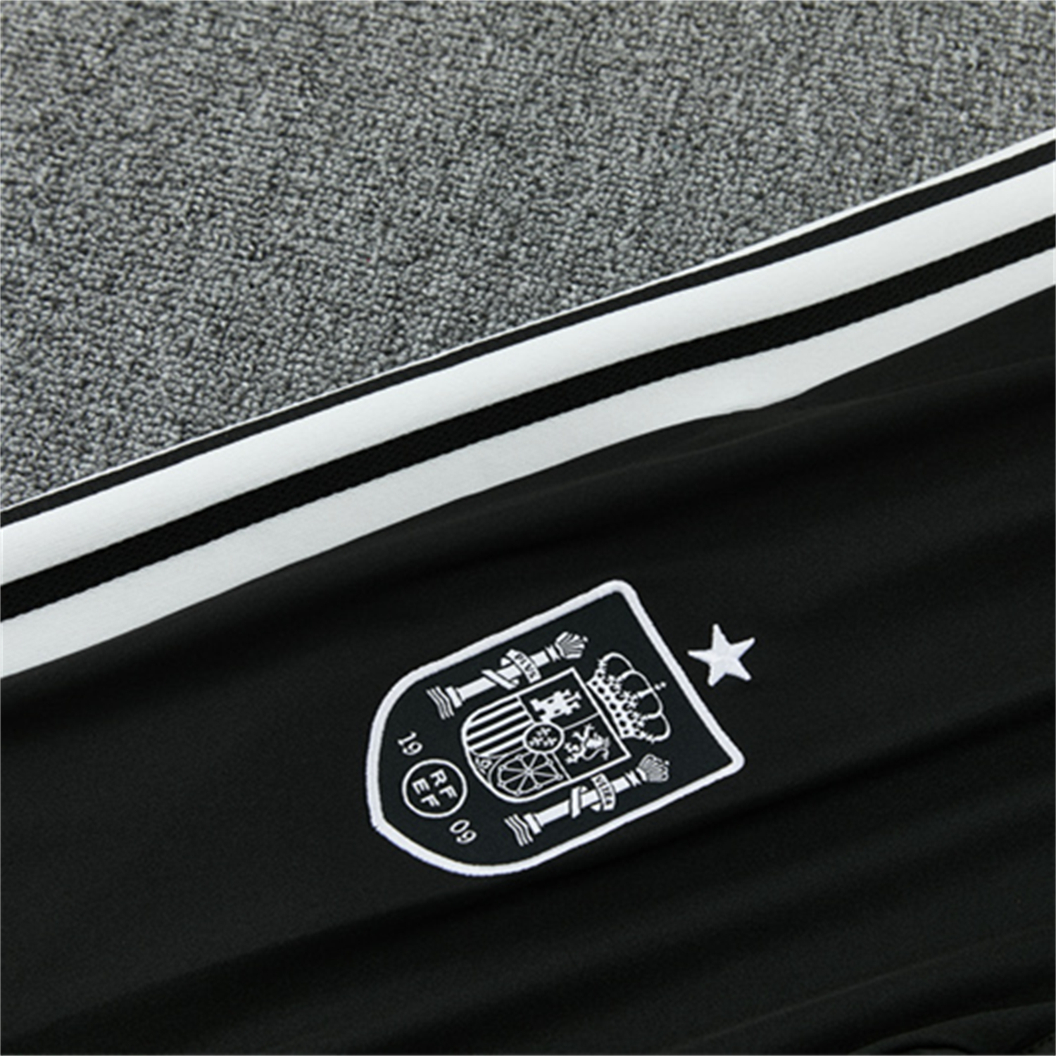 AlphaJersey-Spain 2026 Long Sleeve Training Set - Black Top & Black Pants