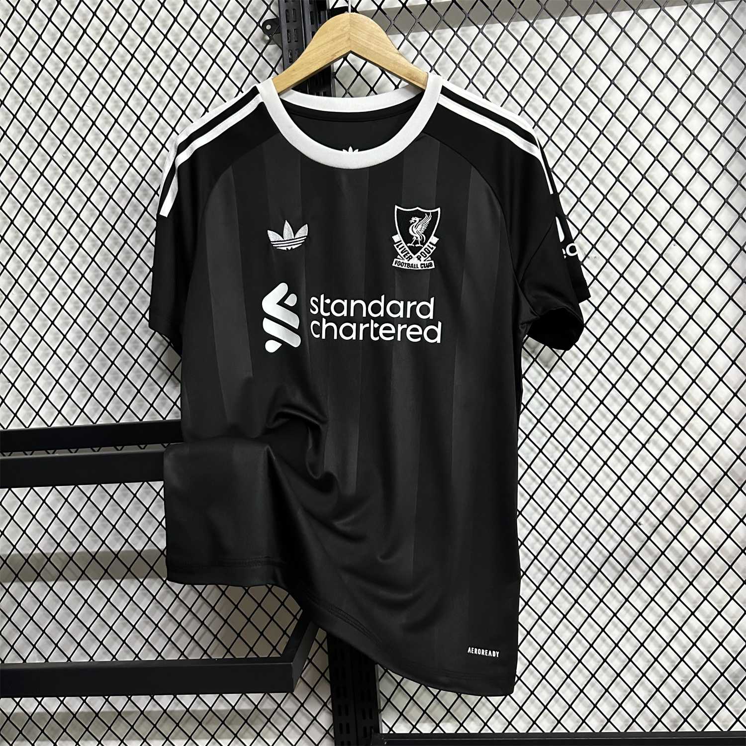 AlphaJersey-Liver.pool 25-26 Black Trefoil Goalkeeper Jersey - Fans Version