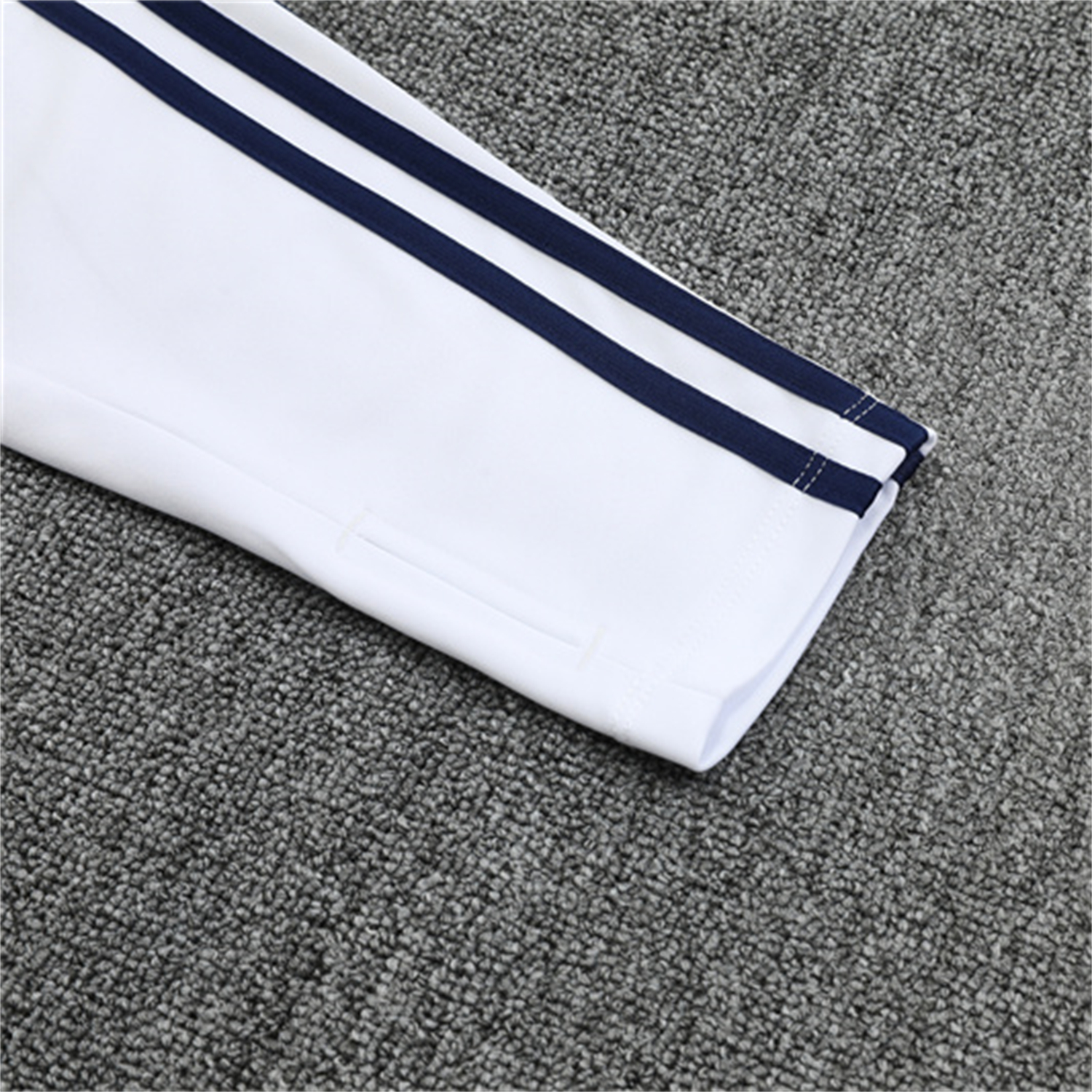 AlphaJersey-Real Madrid 25-26 Kids Long Sleeves Training Set - Green Line White Top and Blue Pants