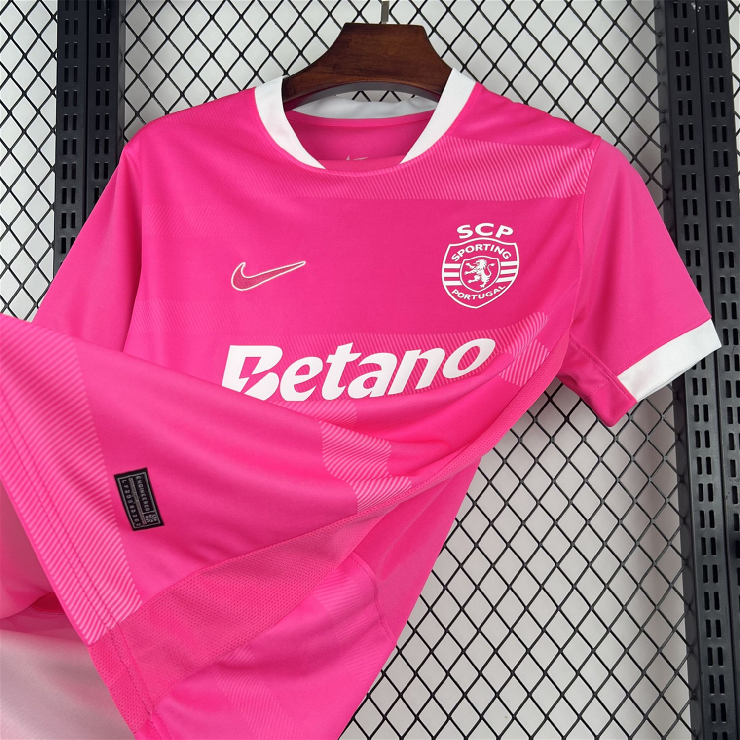 AlphaJersey-Sporting CP 26-27 Pink October Jersey - Fans Version