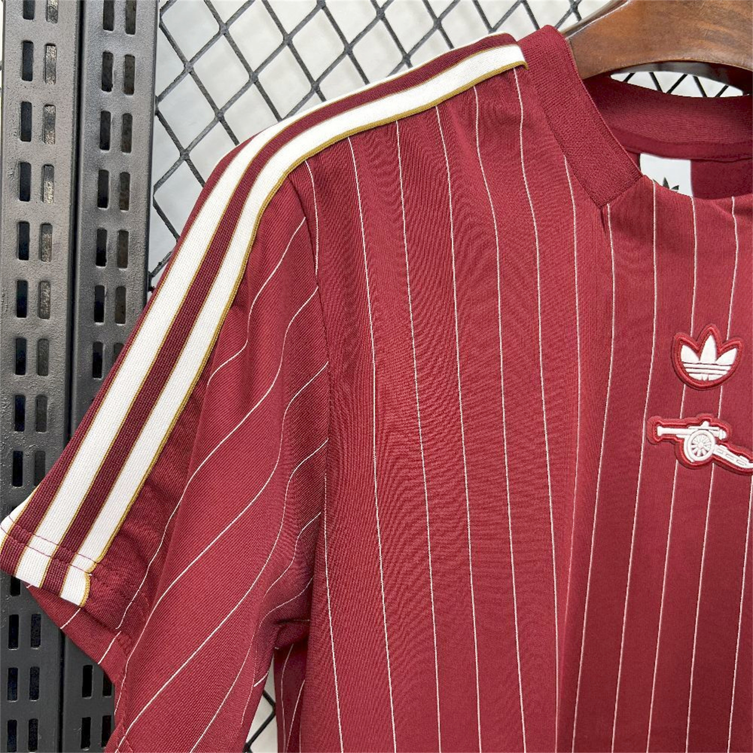 AlphaJersey-Arsenal 25-26 Trefoil White Lines Red Travel Jersey - Fans Version